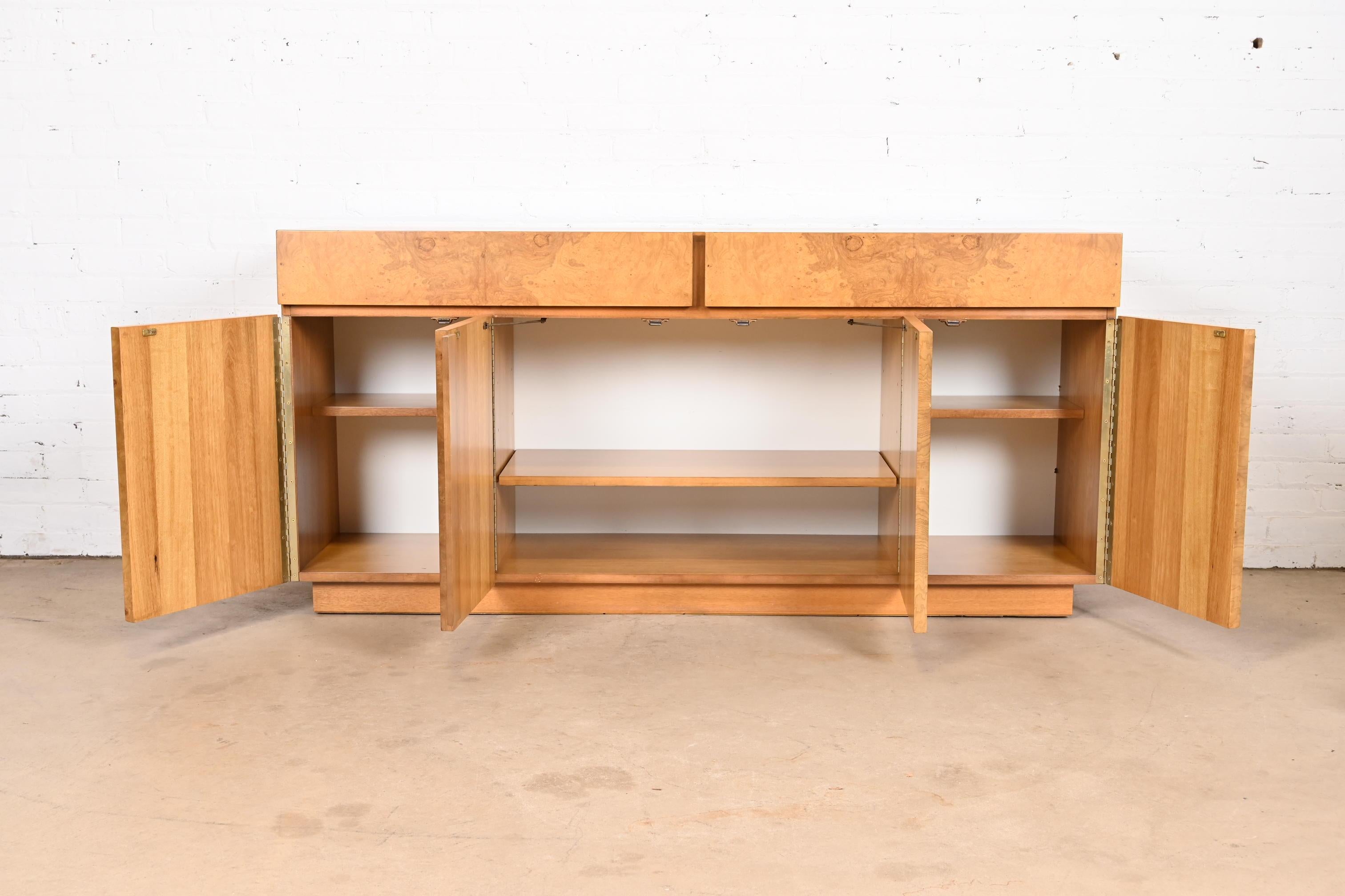 Sideboard, Anrichte oder Barschrank aus Wurzelholz im Stil von Milo Baughman, neu lackiert im Angebot 5