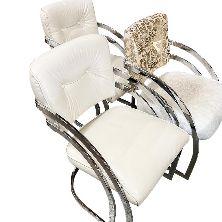Chaises de salle à manger cantilever de style Milo Baughman en blanc et chrome - lot de 5 en vente 1