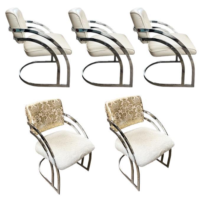 Chaises de salle à manger cantilever de style Milo Baughman en blanc et chrome - lot de 5 en vente