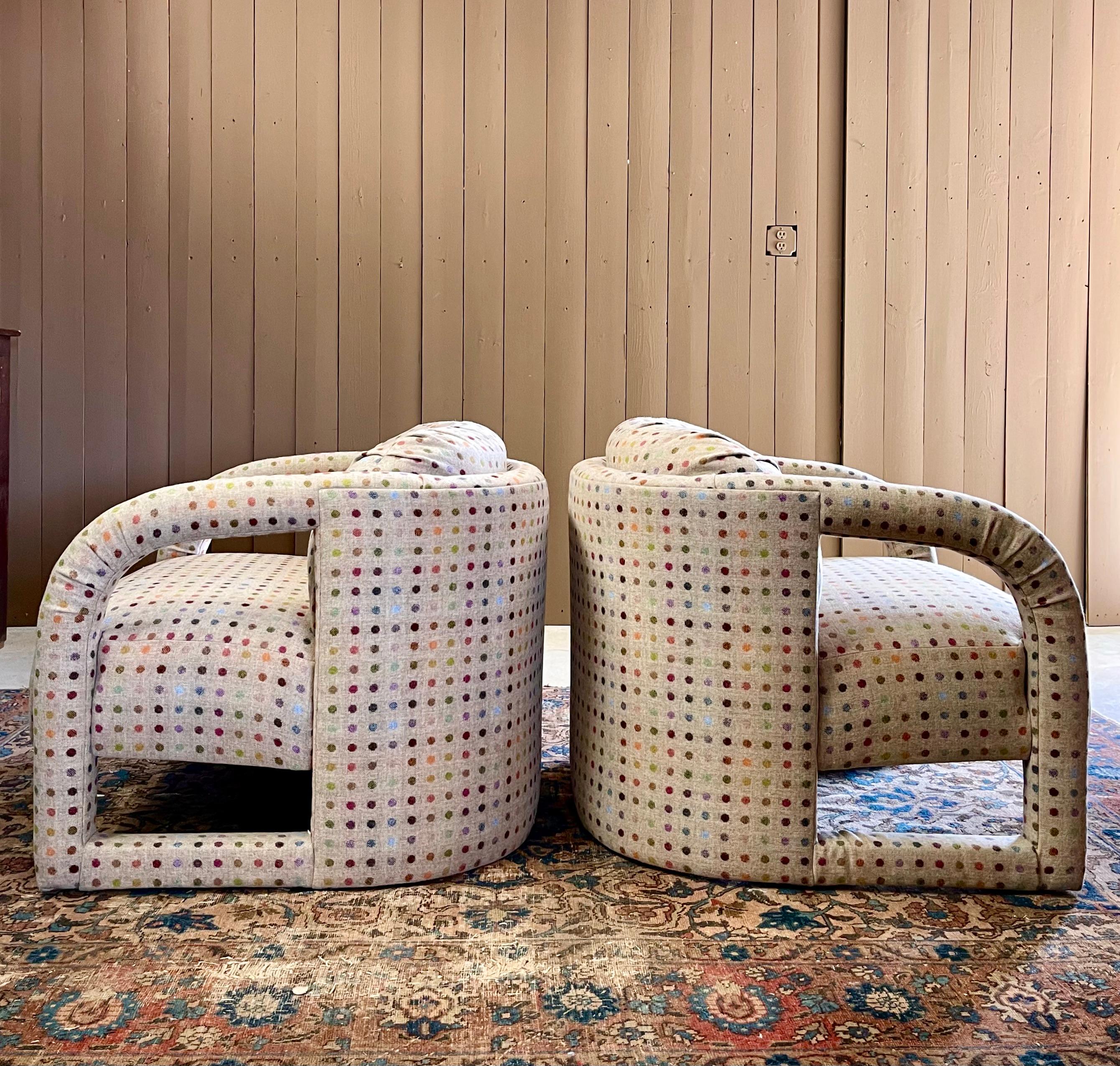 Postmoderne Chaise de style Milo Baughman en tissu de laine anglais, Parsons, British Polka Dot