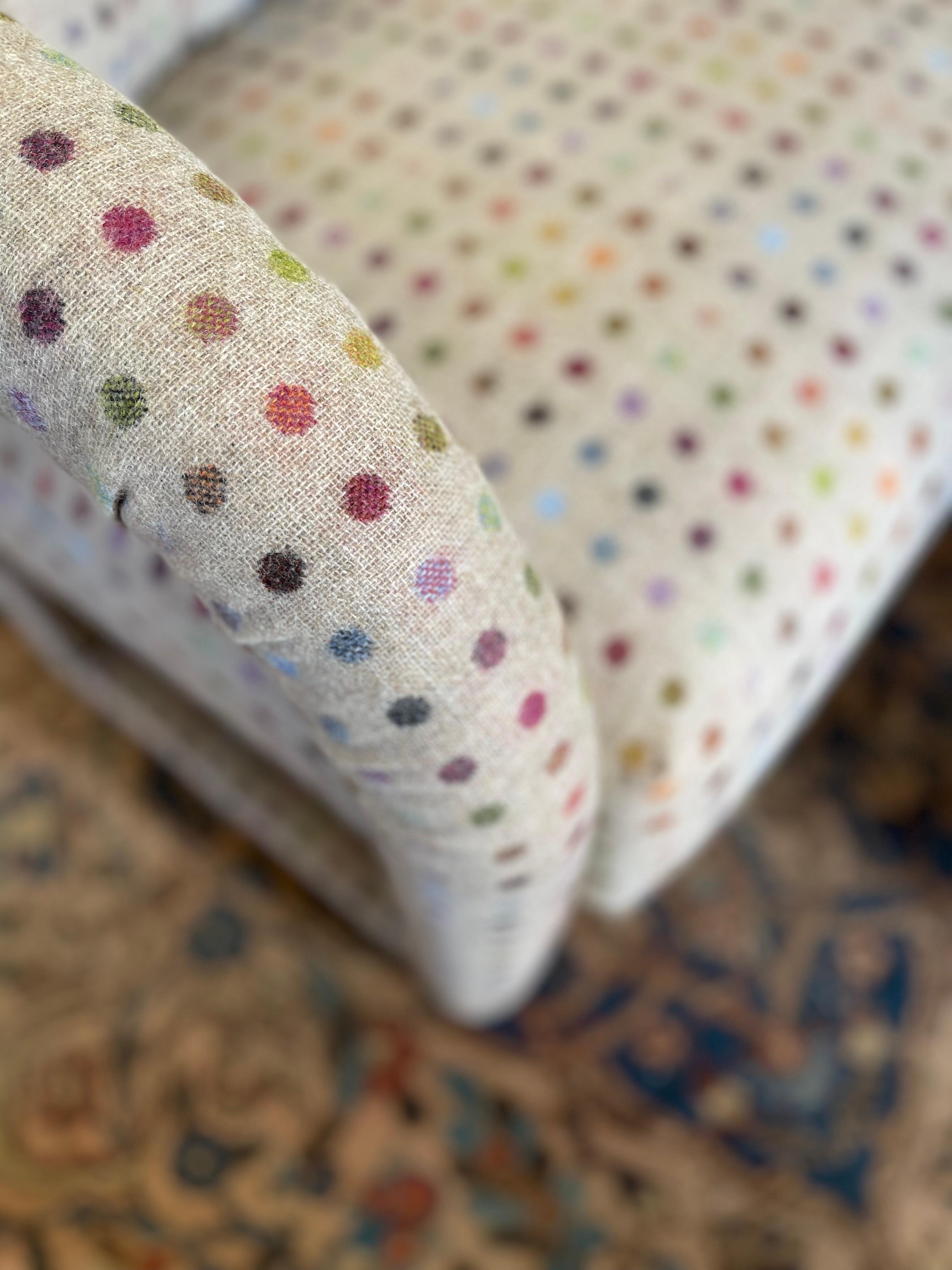 20ième siècle Chaise de style Milo Baughman en tissu de laine anglais, Parsons, British Polka Dot