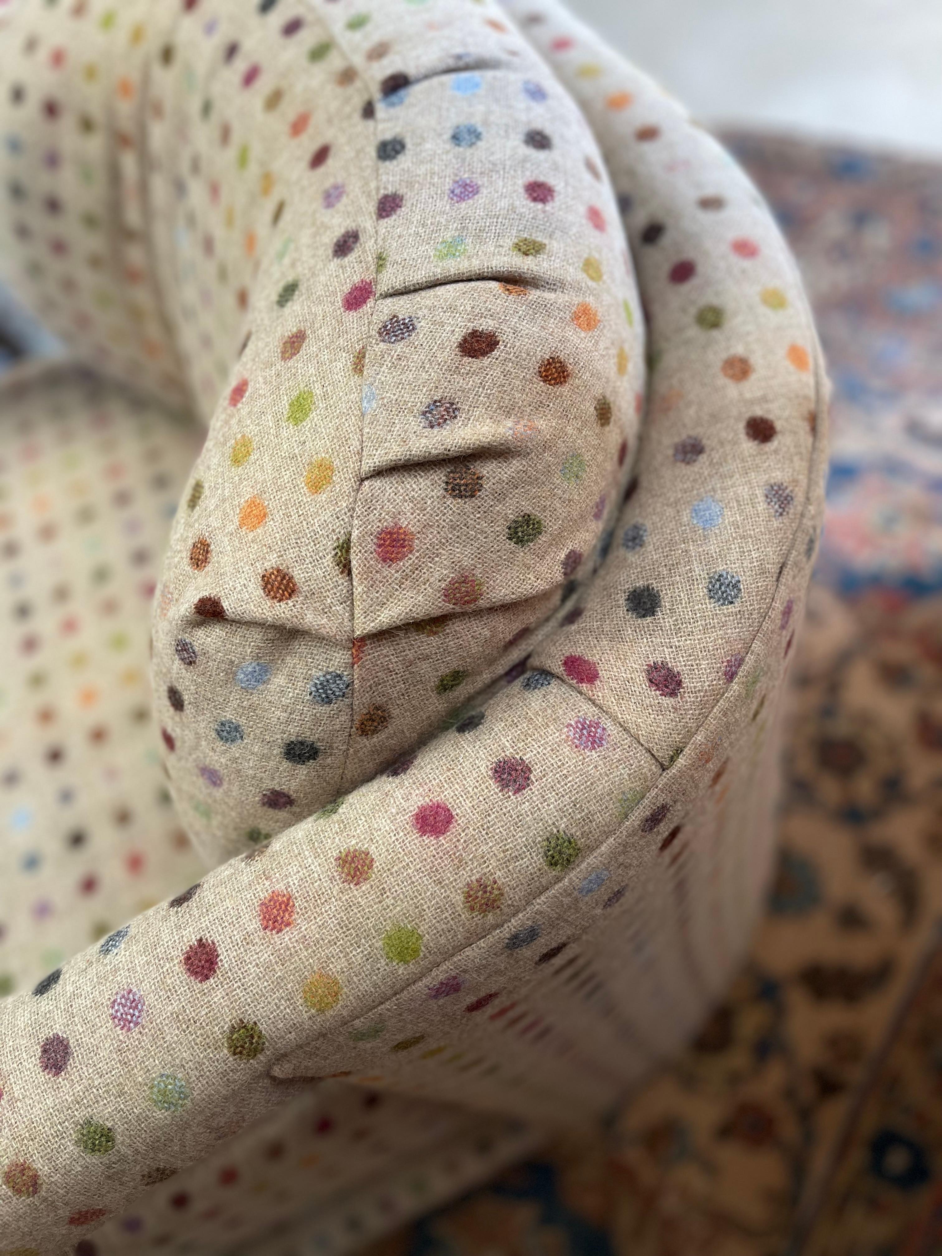 Laine Chaise de style Milo Baughman en tissu de laine anglais, Parsons, British Polka Dot