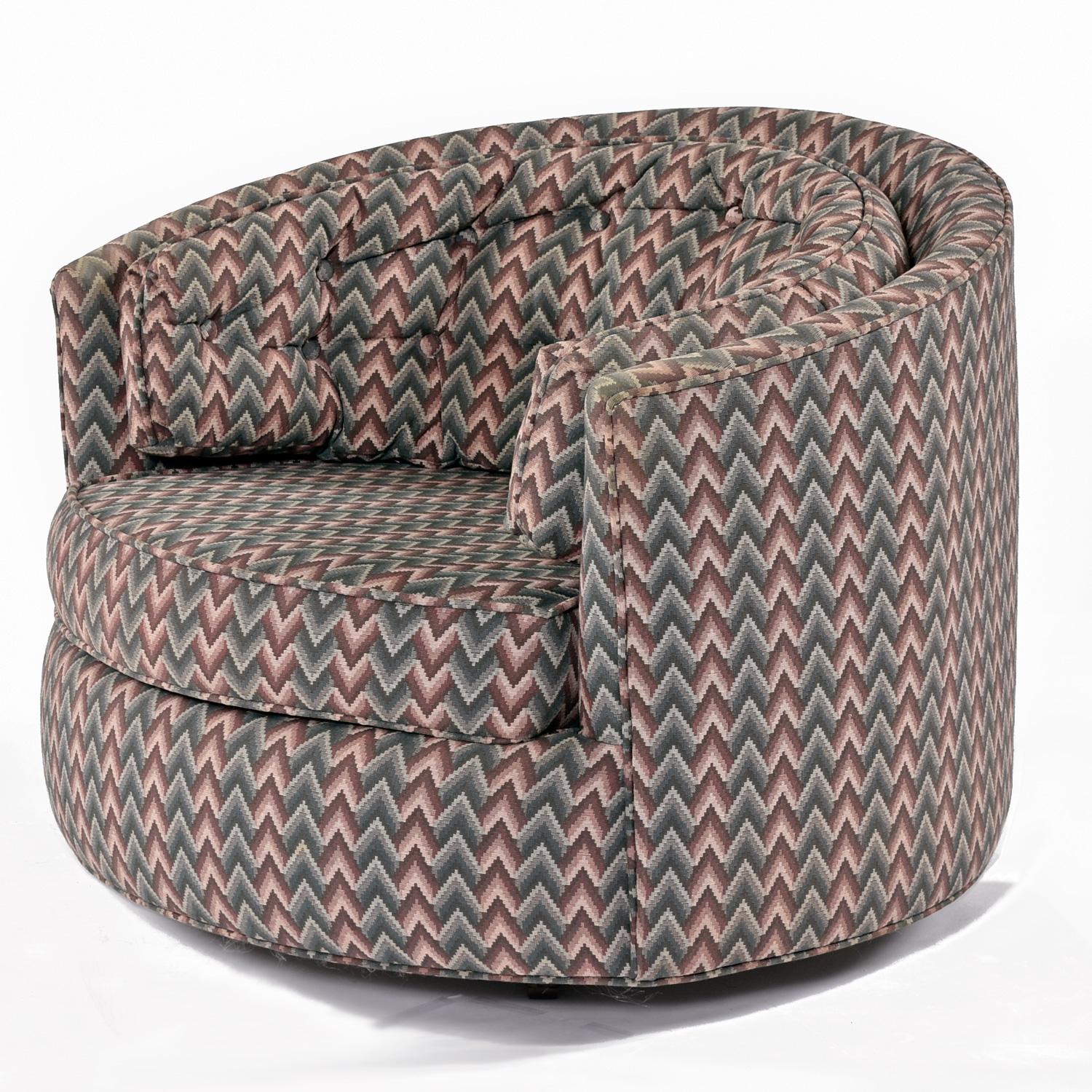 Milo Baughman Style Chevron Fabric Tufted Swivel Barrel Tub Chairs In Good Condition For Sale In Chattanooga, TN