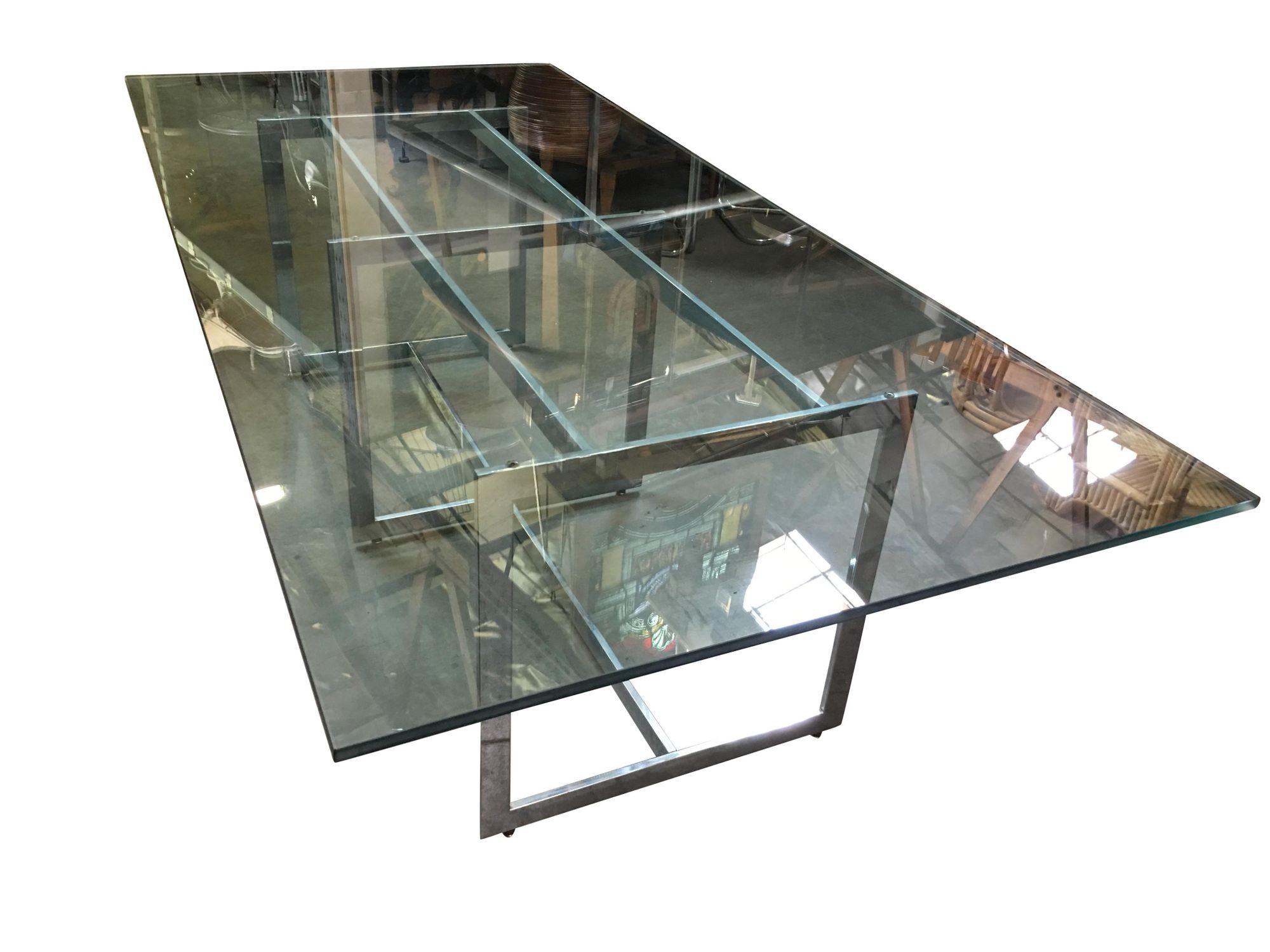 Moderne Table de salle à manger de style Milo Baughman en chrome et verre pour 8 personnes en vente