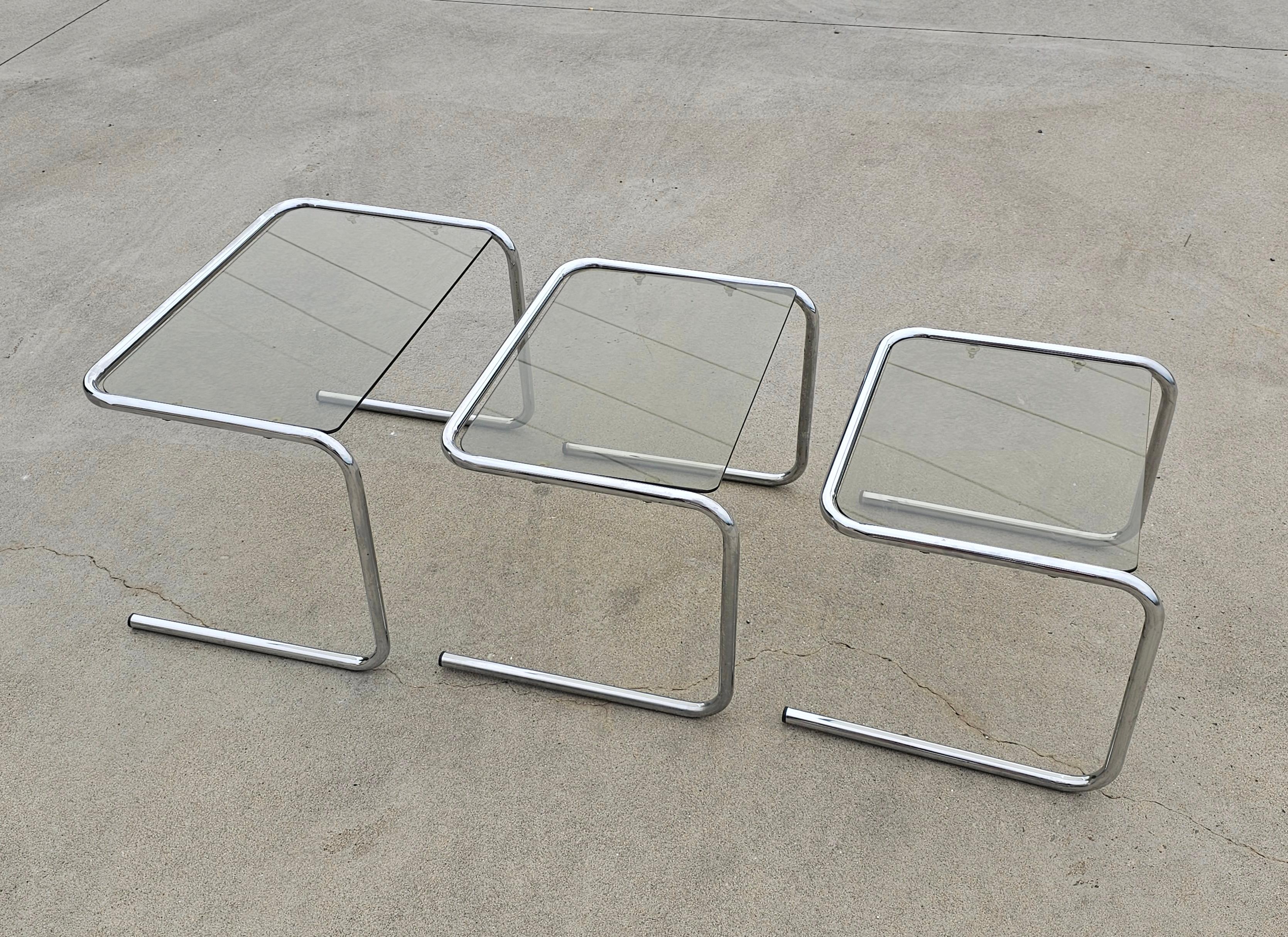 Milo Baughman style Chrome and Smoked Glass Nesting Tables, Italy 1970s In Good Condition For Sale In Beograd, RS