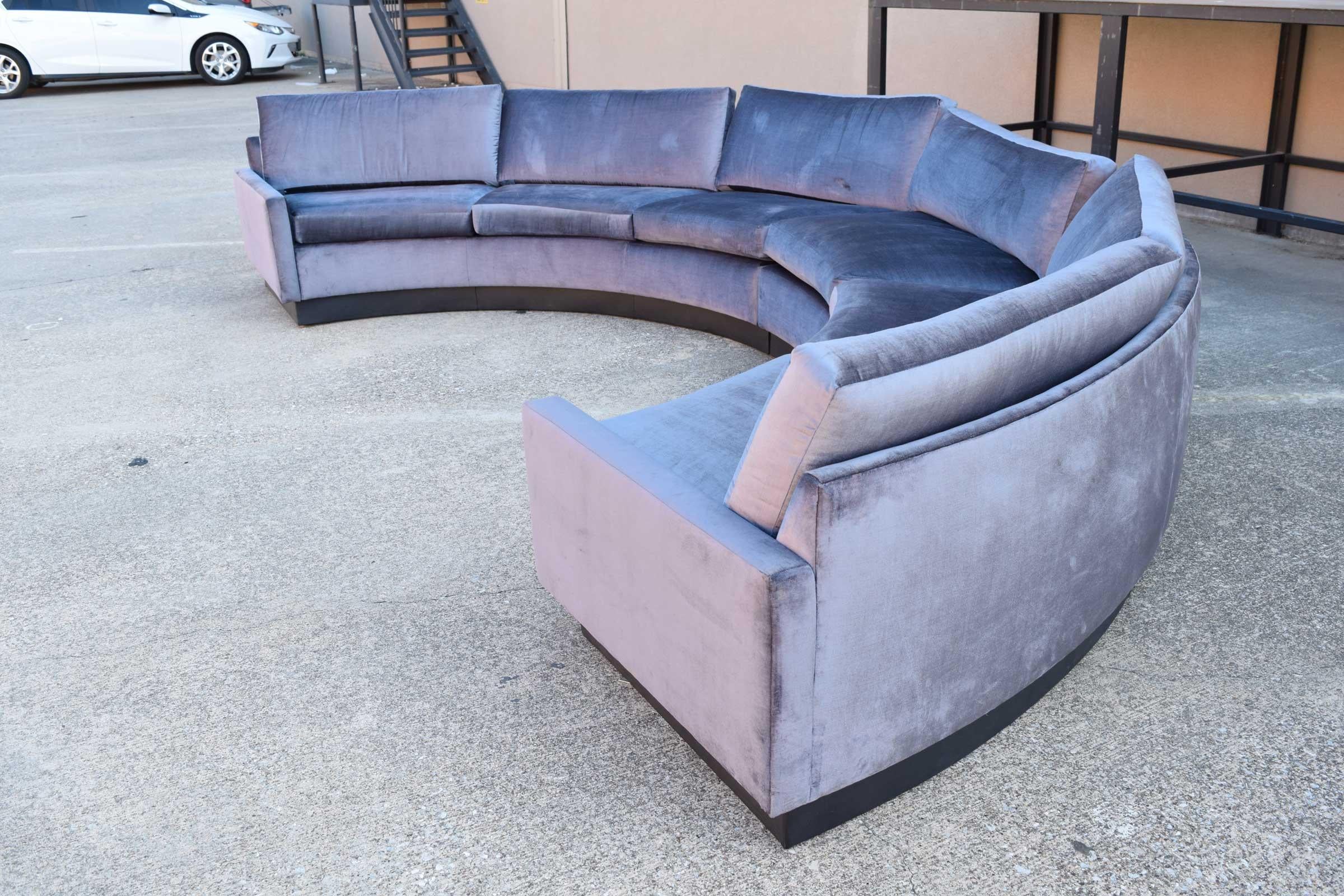 Milo Baughman Style Circular Sofa in Gray Velvet In Good Condition In Dallas, TX