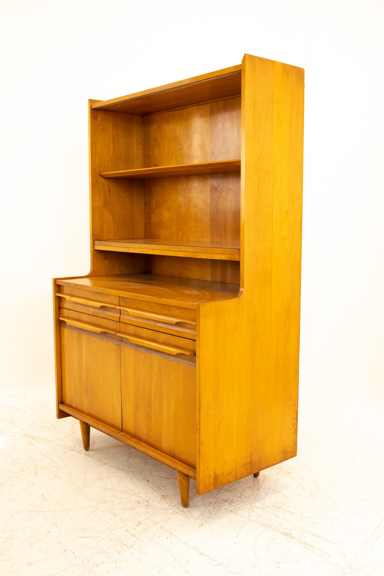 Milo Baughman Style Crawford Furniture Mid Century Blonde Buffet and Hutch In Good Condition In Countryside, IL