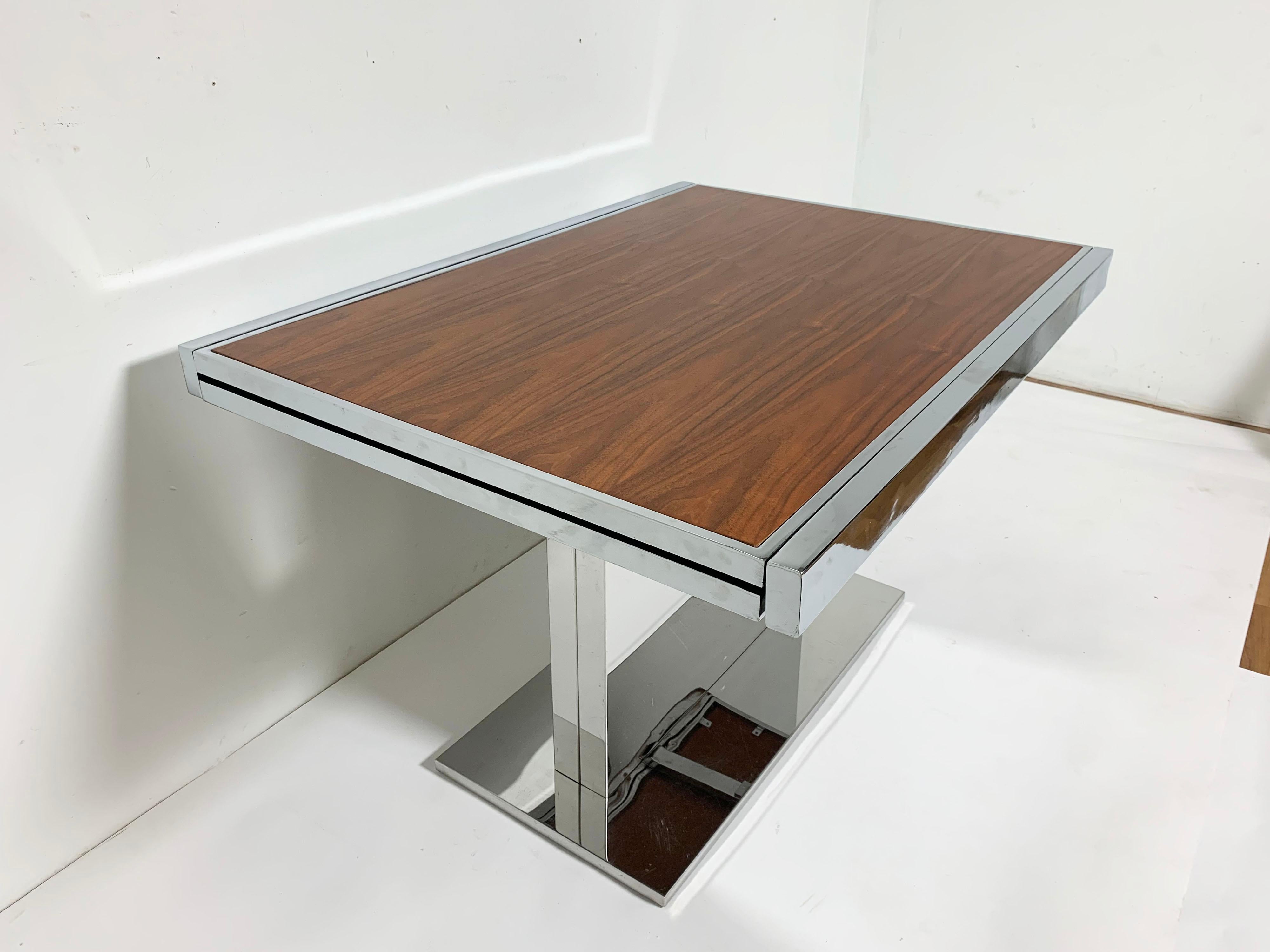 Milo Baughman Style Expandable Walnut and Chrome Dining Table, Circa 1960s In Good Condition In Peabody, MA