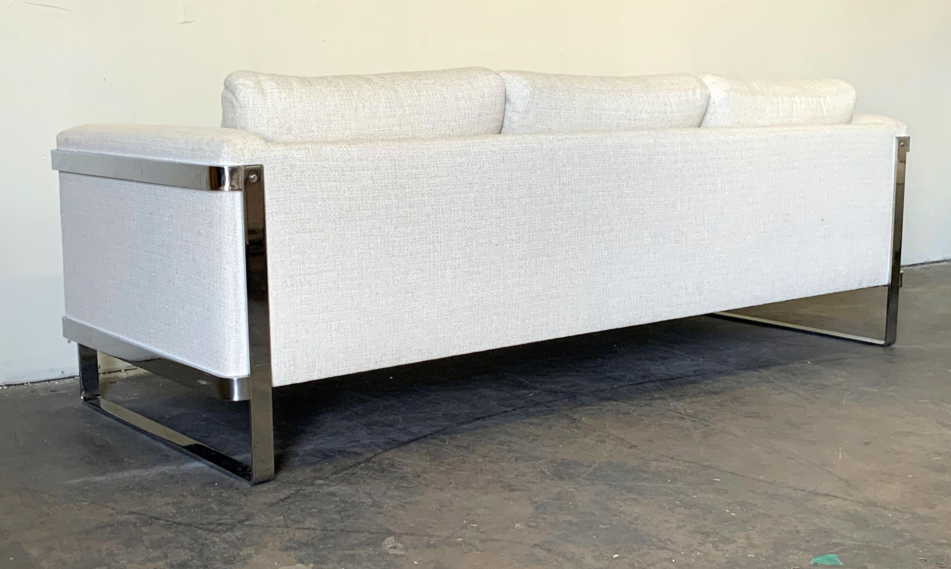 Milo Baughman Style Flat Bar Chrome Frame Sofa In Good Condition In Culver City, CA