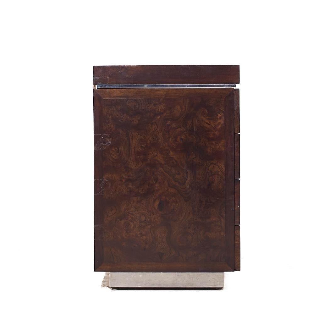 Credenza de madera de arce y tapa de mármol estilo Milo Baughman Helikon de mediados de siglo Estadounidense en venta