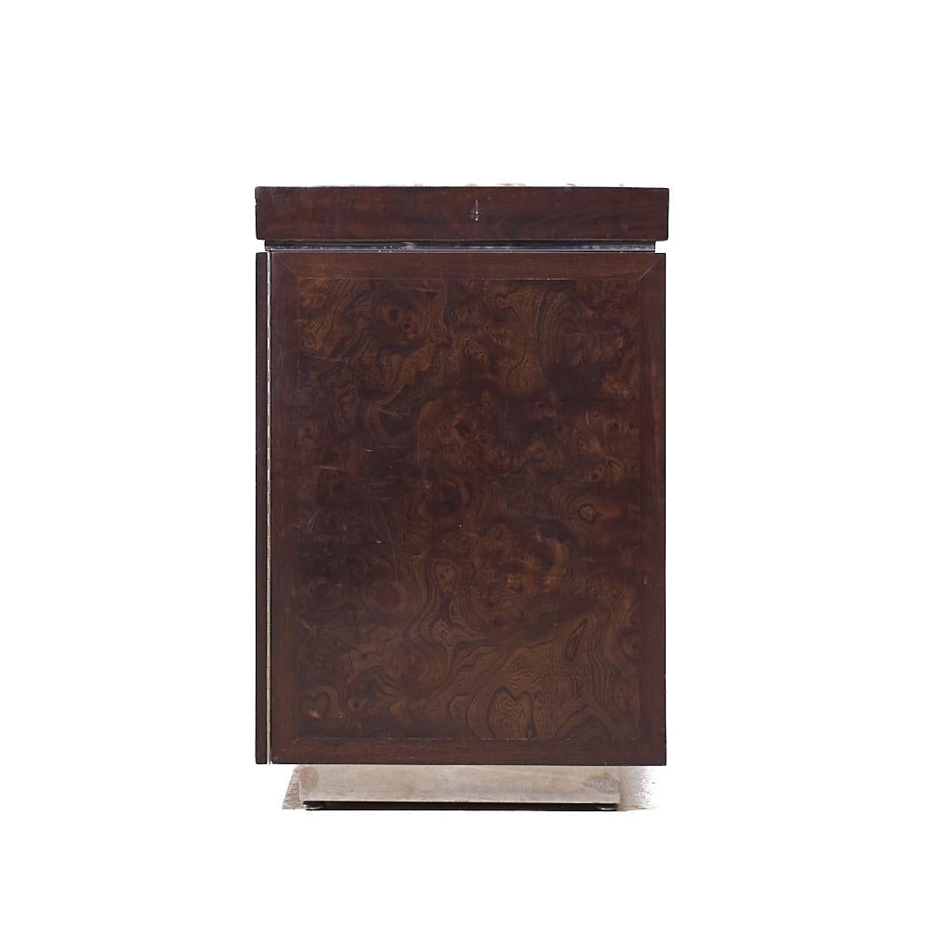 Credenza de madera de arce y tapa de mármol estilo Milo Baughman Helikon de mediados de siglo en Bueno estado para la venta en Countryside, IL