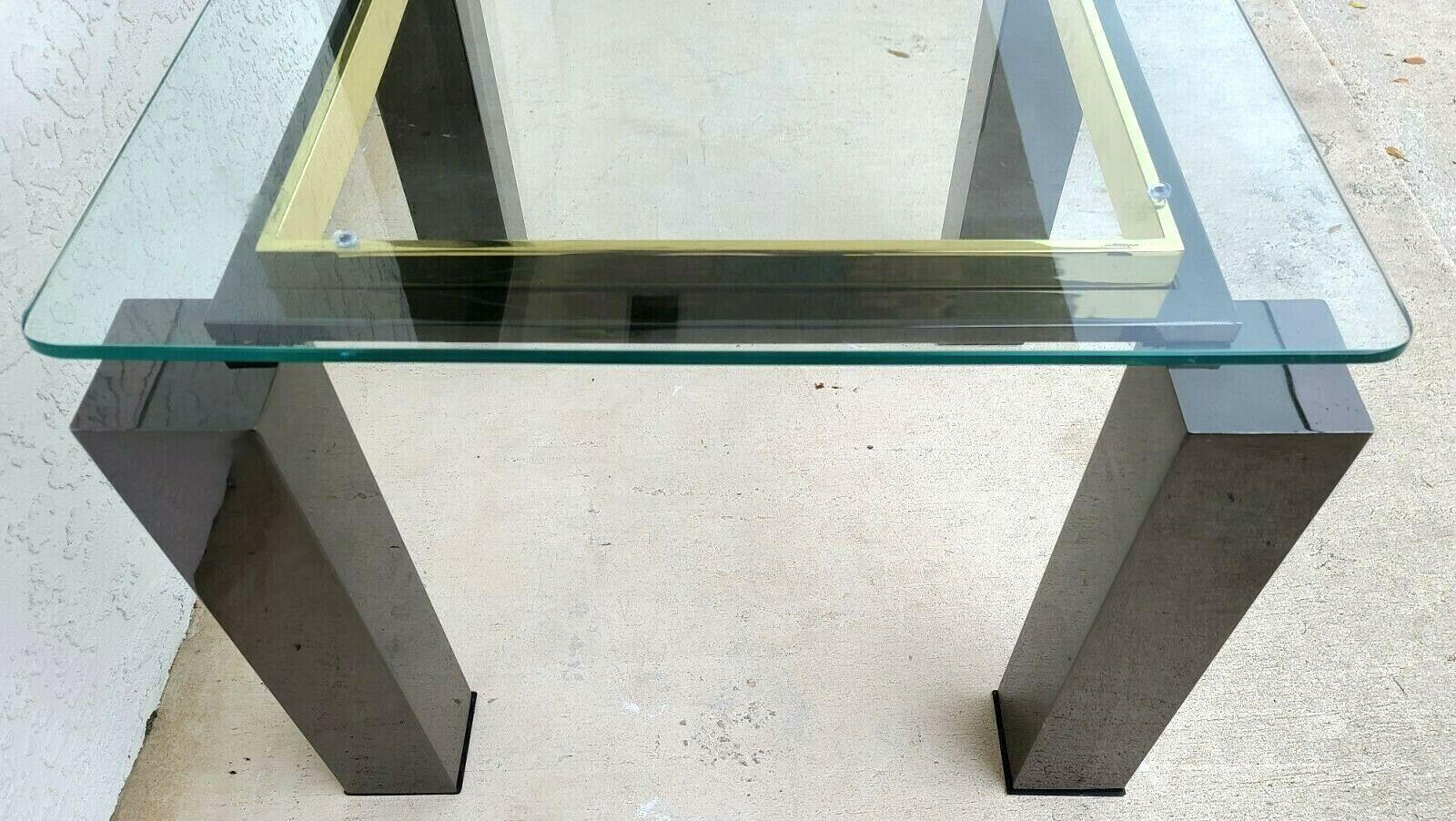 Verre Table d'appoint italienne en laiton et verre chromé noir de style Milo Baughman en vente