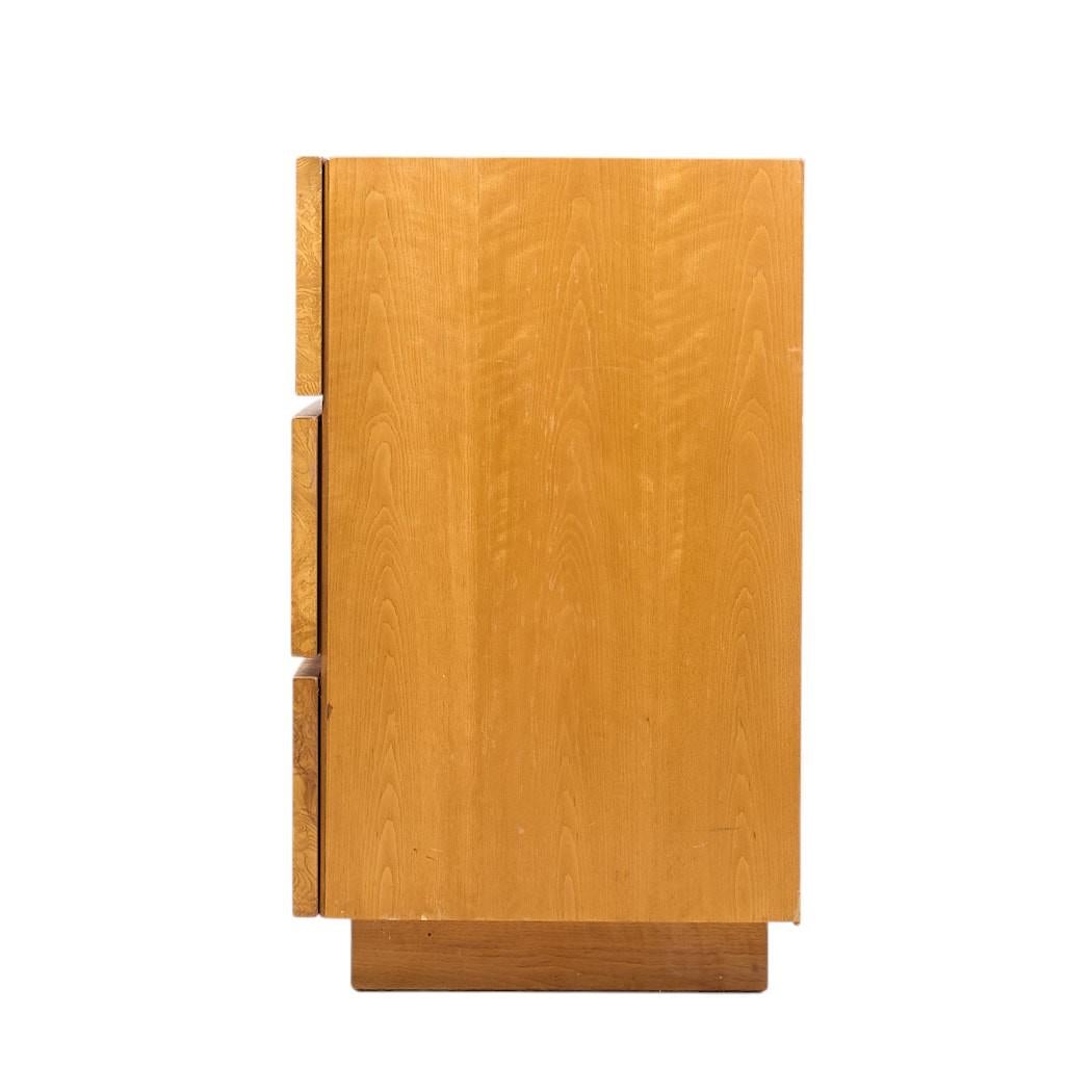 Milo Baughman Style Lane Mid Century Burlwood Lowboy Kommode im Zustand „Gut“ im Angebot in Countryside, IL