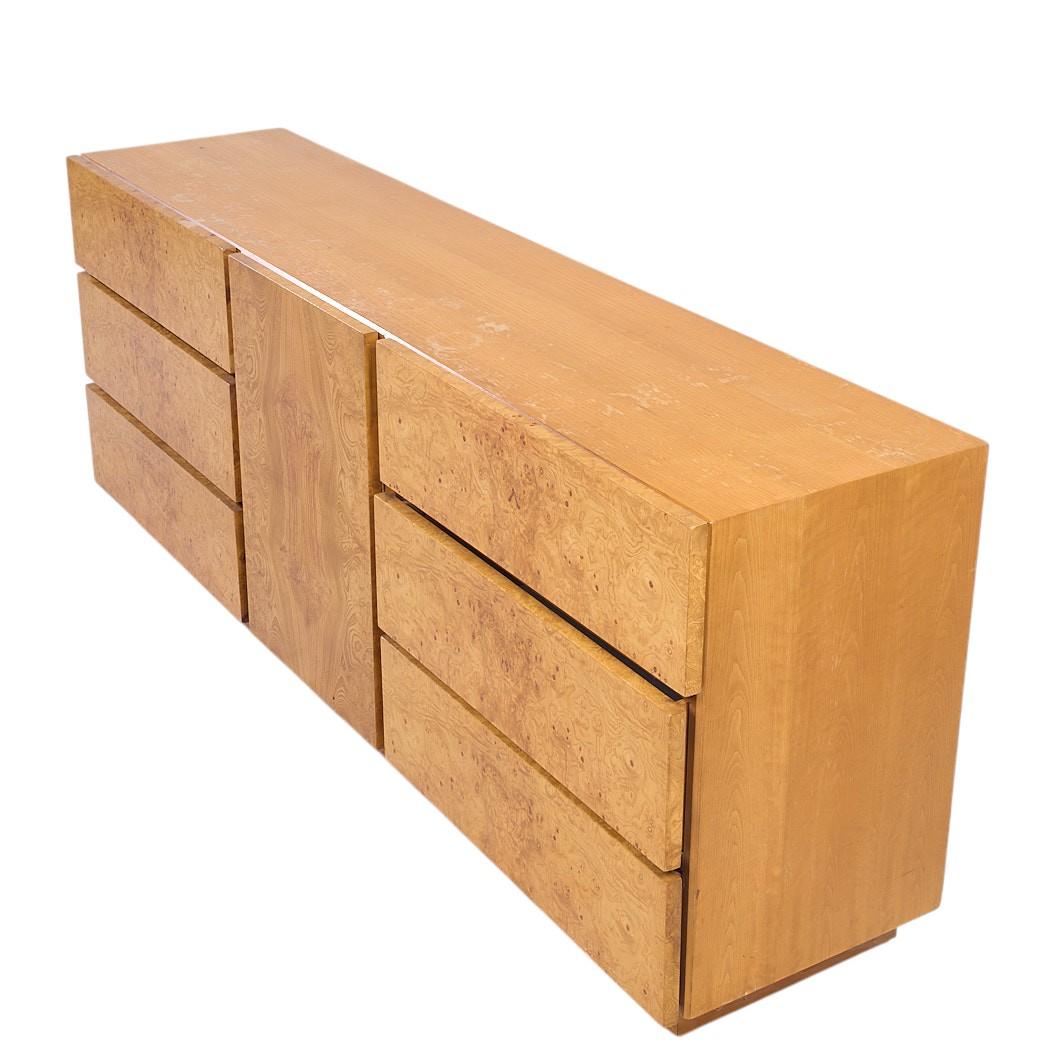 Milo Baughman Style Lane Mid Century Burlwood Lowboy Kommode im Angebot 2