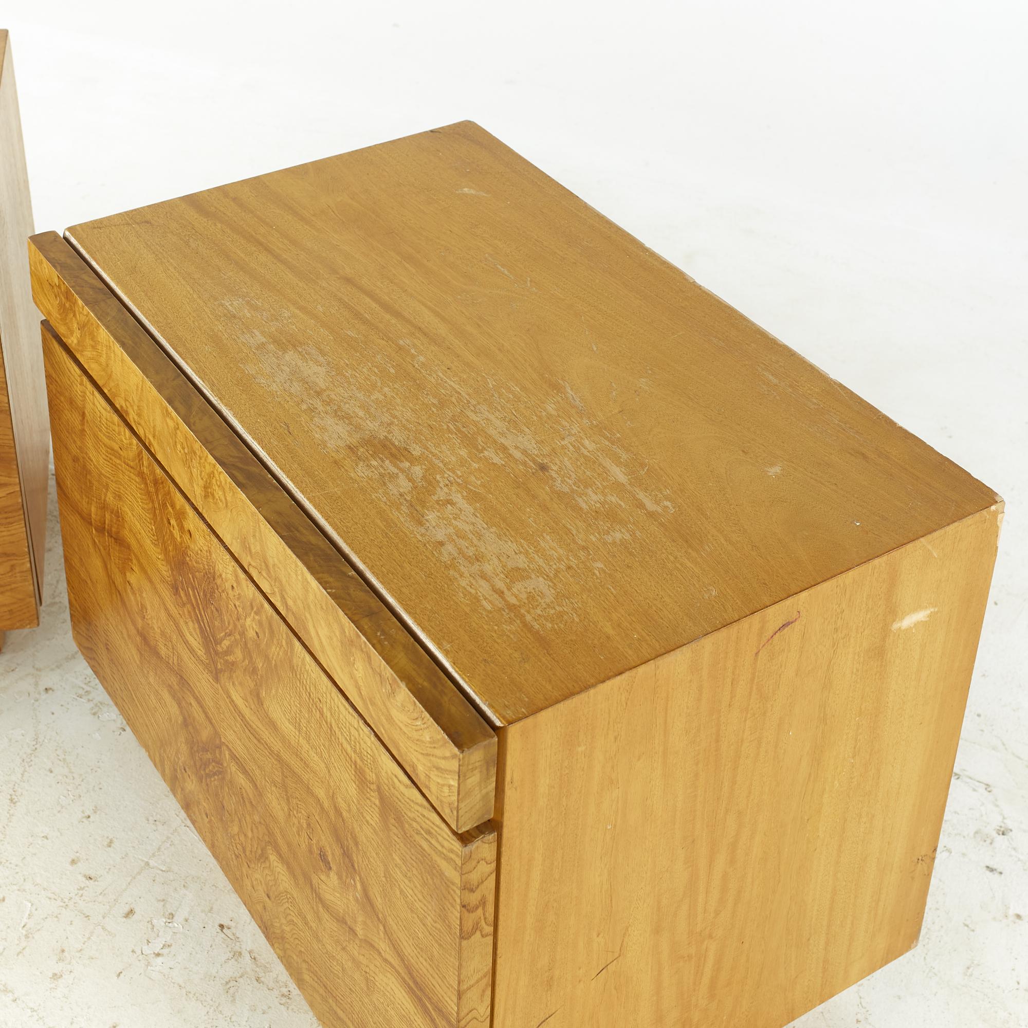 Mesillas de noche Milo Baughman Style Lane Mid Century Burlwood - Pareja Estadounidense en venta