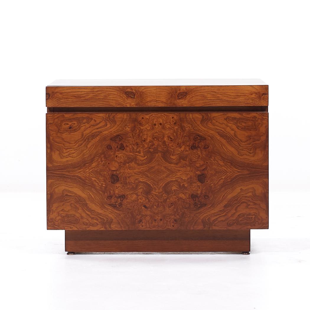 Milo Baughman Style Lane Mid Century Burlwood Nightstands - Pair In Good Condition For Sale In Countryside, IL