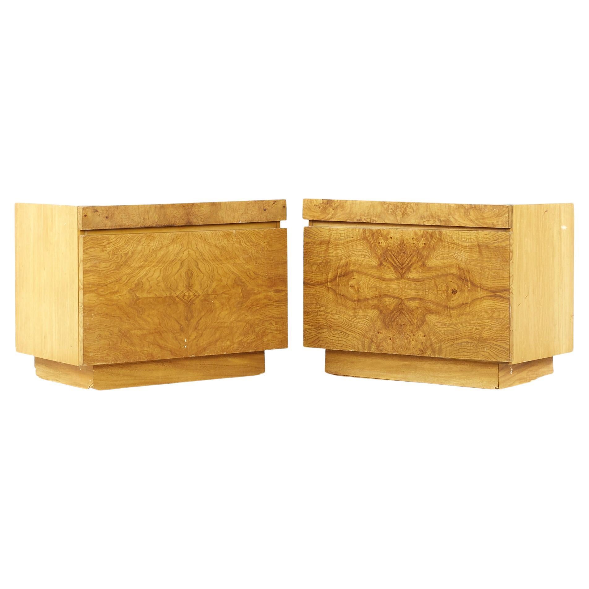 Milo Baughman Style Lane Mid Century Tables de nuit en bois d'ébène - Paire en vente