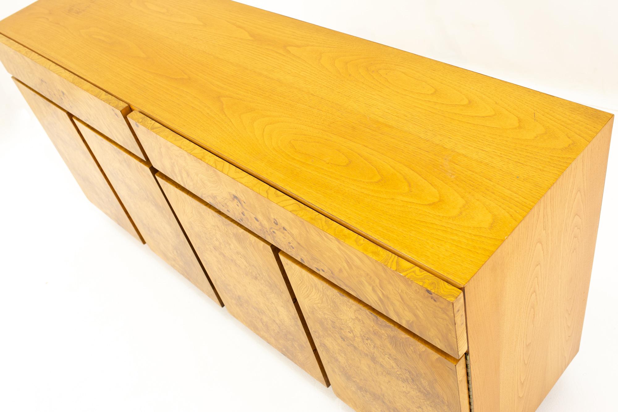 Milo Baughman Style Lane Midcentury Burl Wood and Oak Sideboard Credenza In Good Condition In Countryside, IL