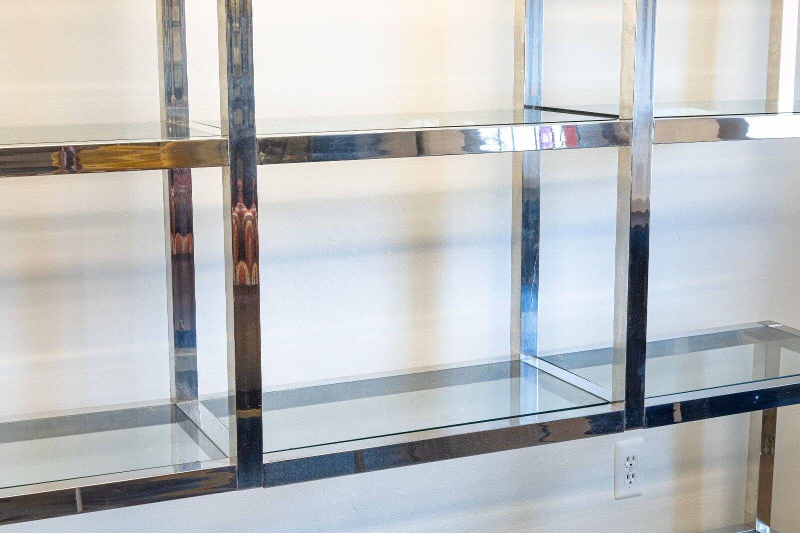 Großer schwebender Etagere-Wandschrank aus Chrom und Glas im Stil von Milo Baughman im Angebot 1