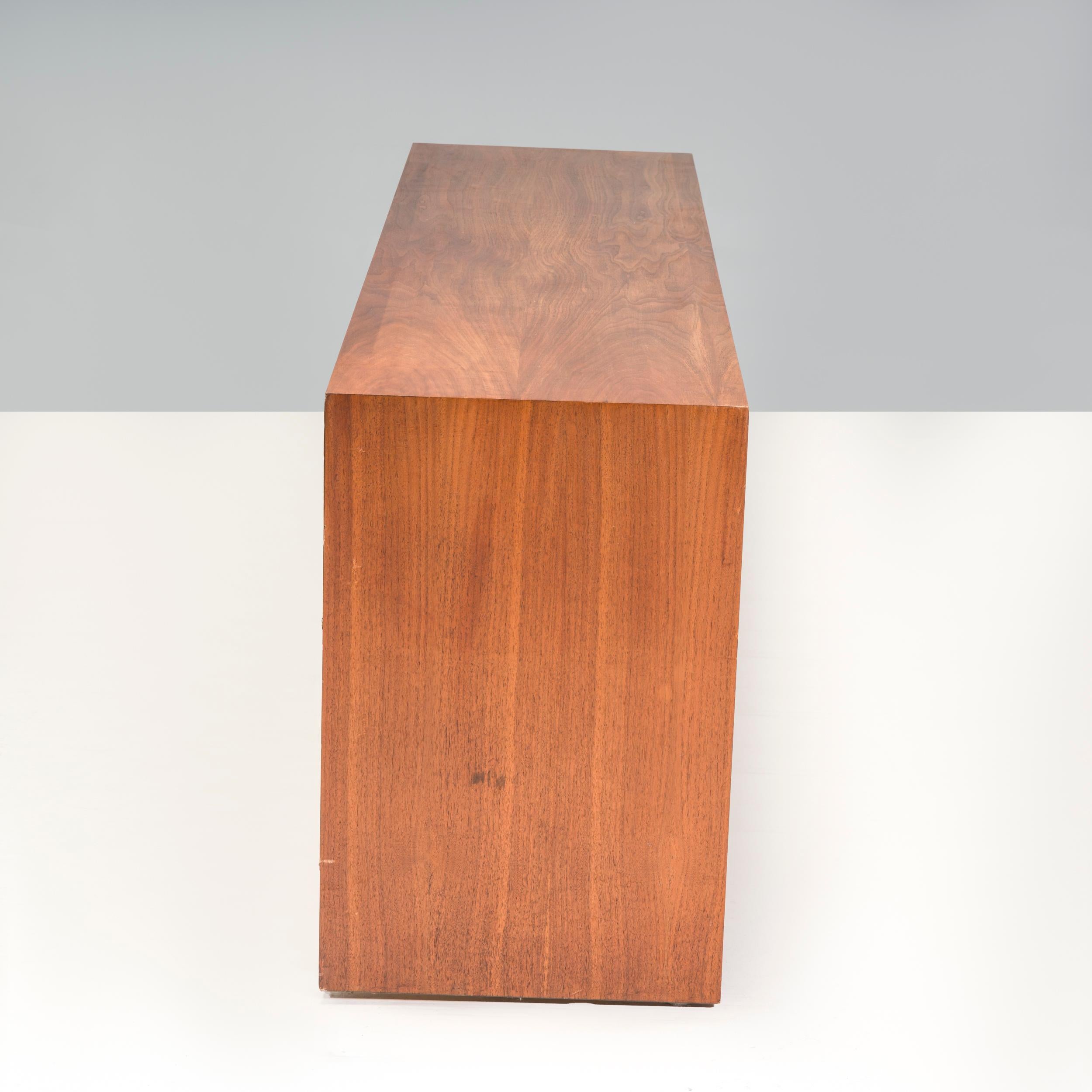 Milo Baughman Style Großes Sideboard aus Holz und Schwarz  (amerikanisch) im Angebot