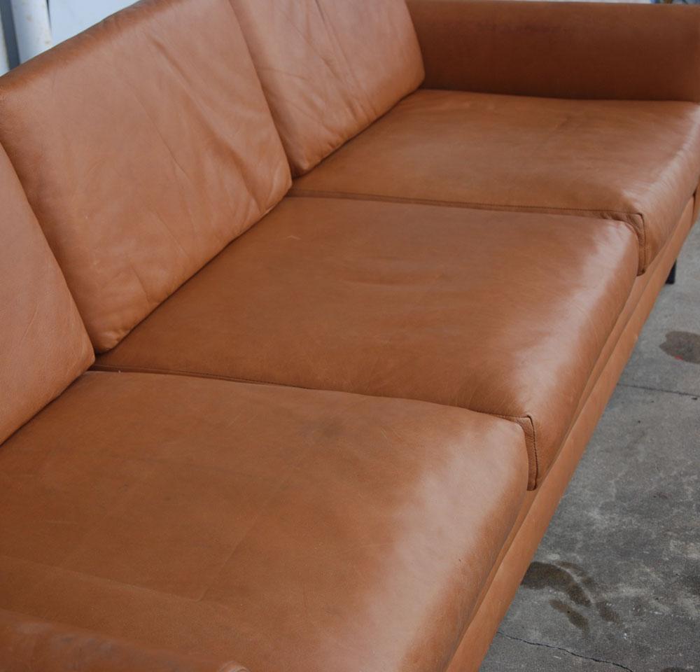Milo Baughman Style Leather Sofa In Good Condition In Pasadena, TX