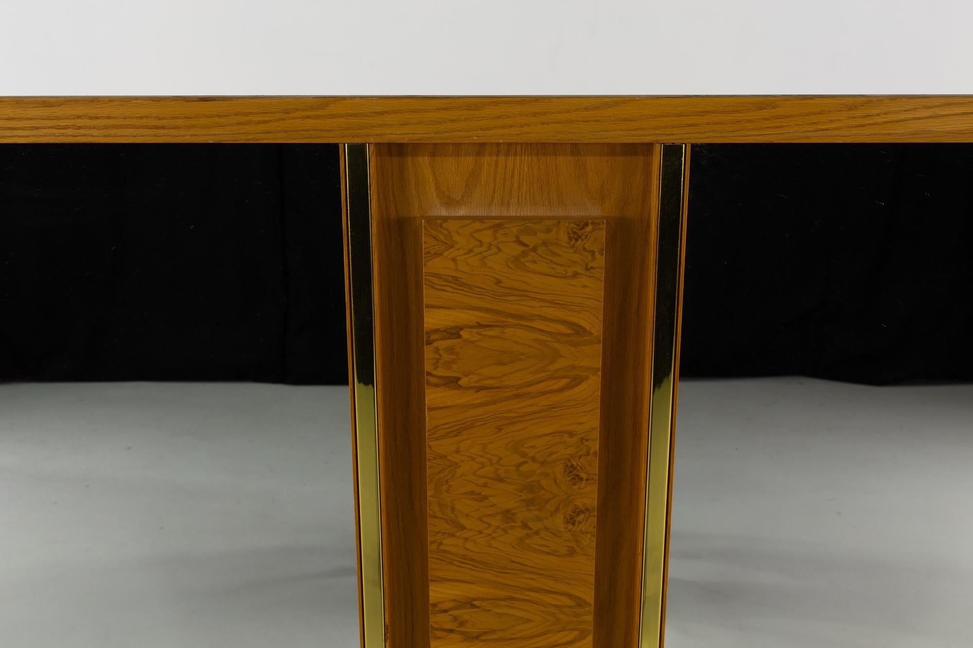 Fine XX secolo Specchio in ottone e legno di rovere del metà del secolo scorso in stile Milo Baughman in vendita