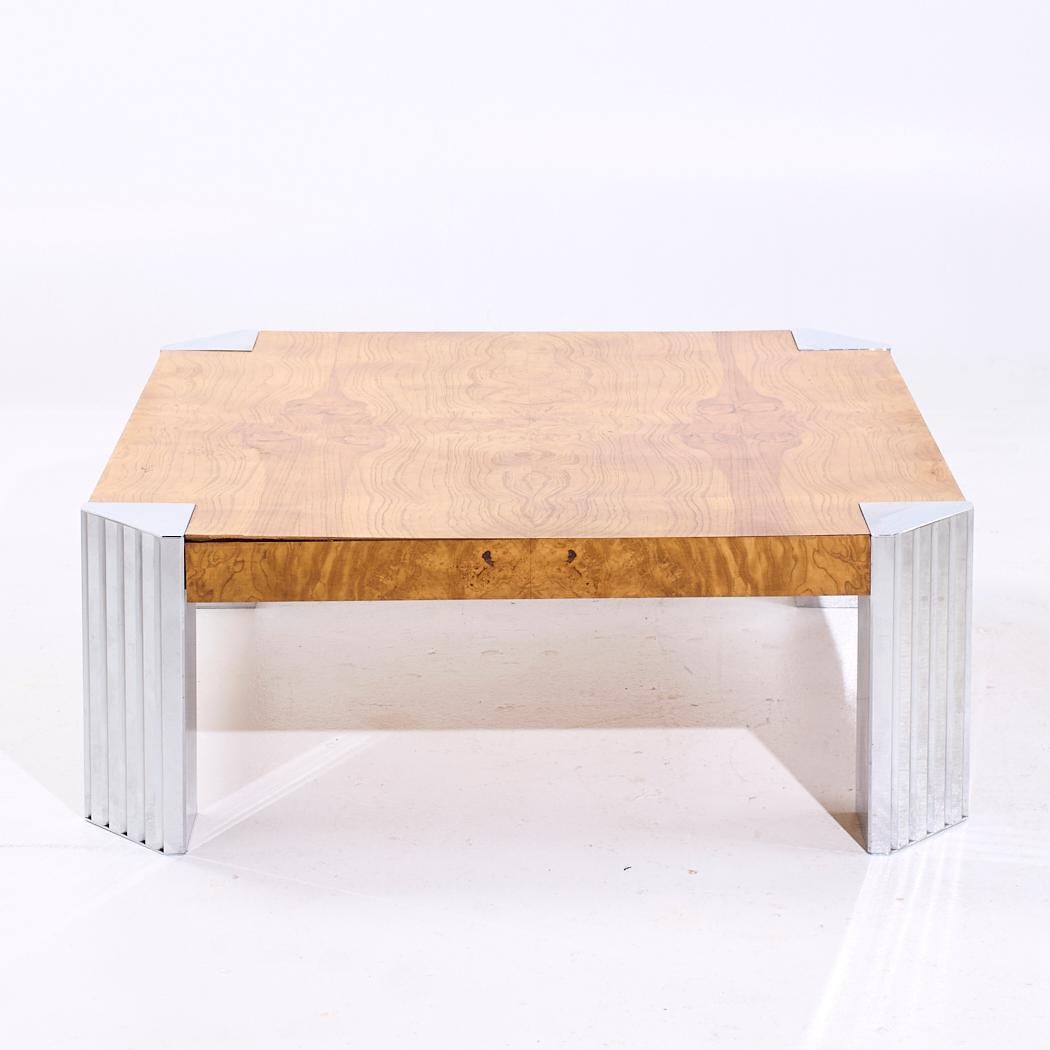 Mesa baja de madera de burl y cromo estilo Milo Baughman de mediados de siglo en Bueno estado para la venta en Countryside, IL