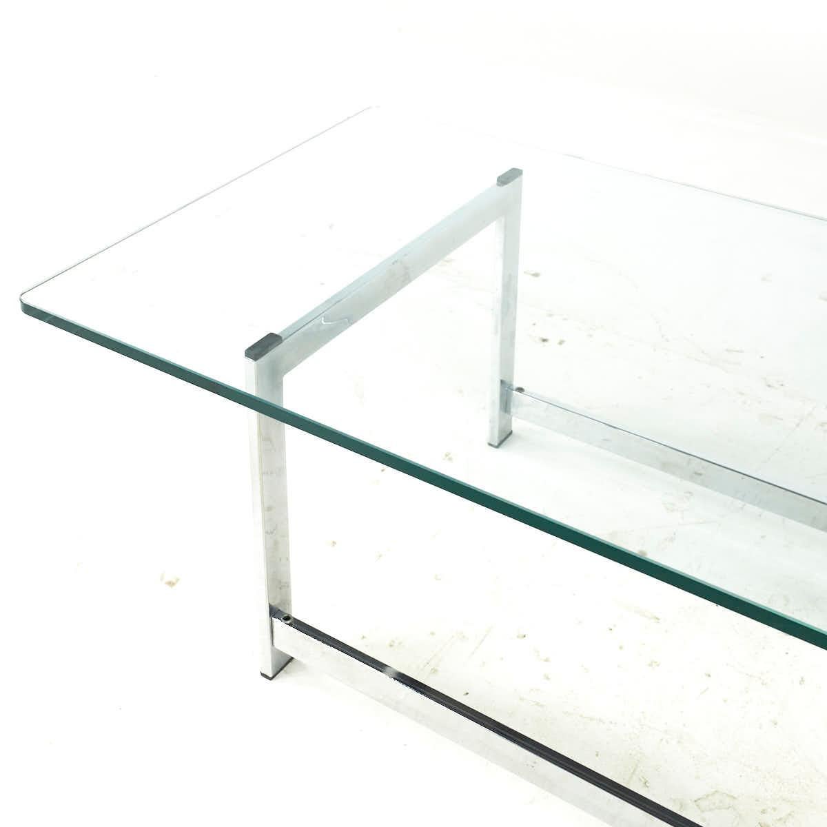 Milo Baughman Style Midcentury Chrome and Glass Coffee Table In Good Condition For Sale In Countryside, IL