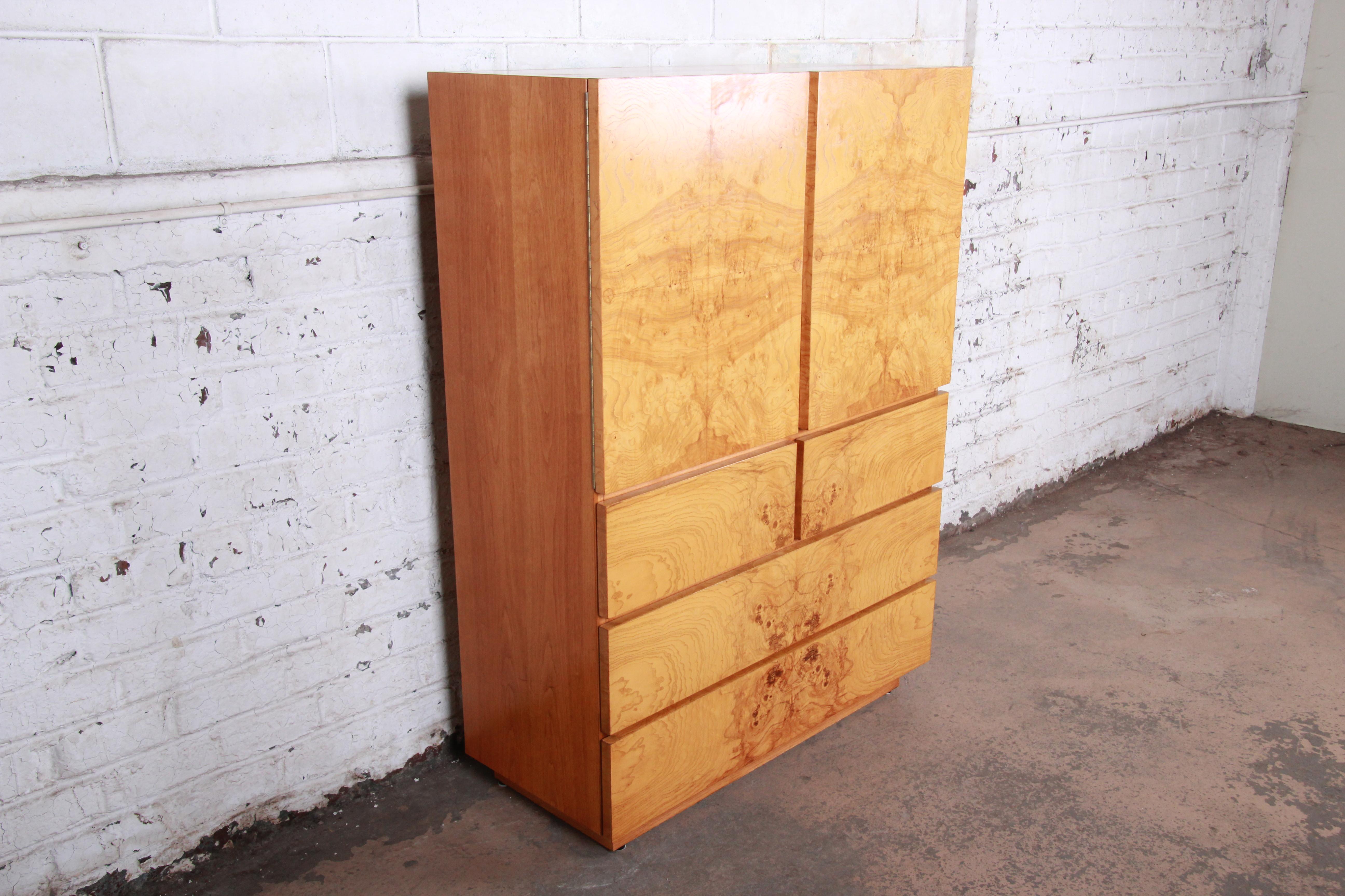 Milo Baughman Style Mid-Century Modern Burl Wood Gentleman's Chest by Lane In Good Condition In South Bend, IN