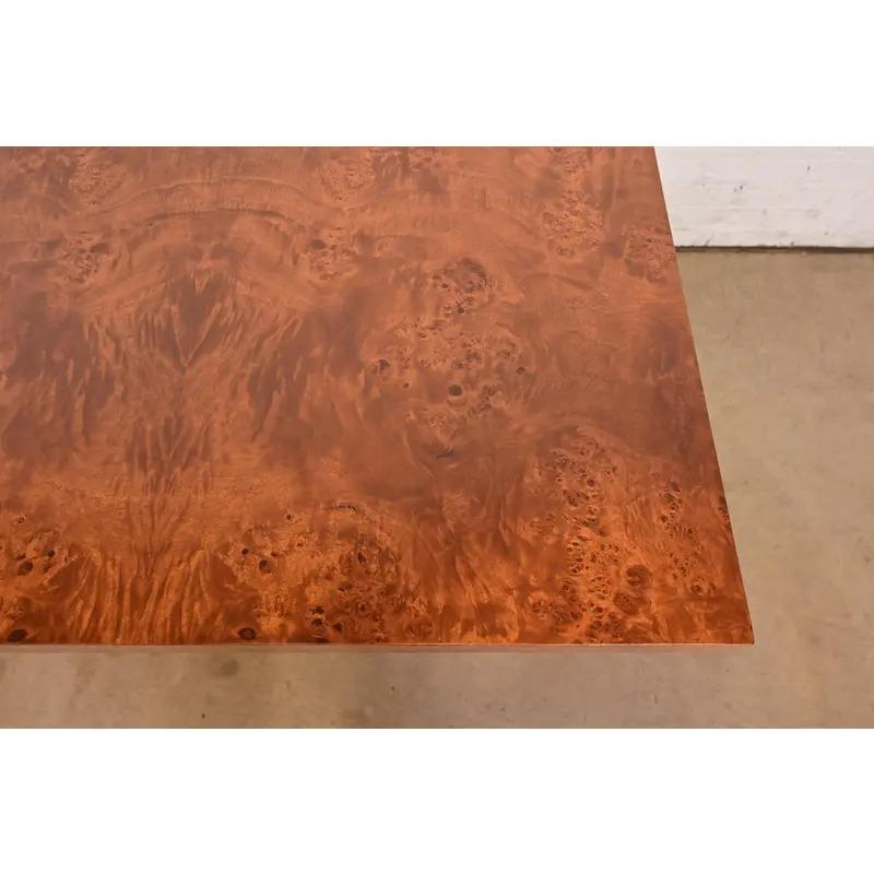 Tavolo da pranzo allungabile in stile Milo Baughman del medio secolo, appena rifinito in vendita 4