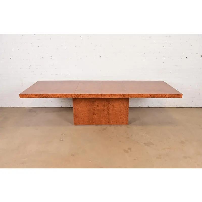 Mid-Century moderno Tavolo da pranzo allungabile in stile Milo Baughman del medio secolo, appena rifinito in vendita