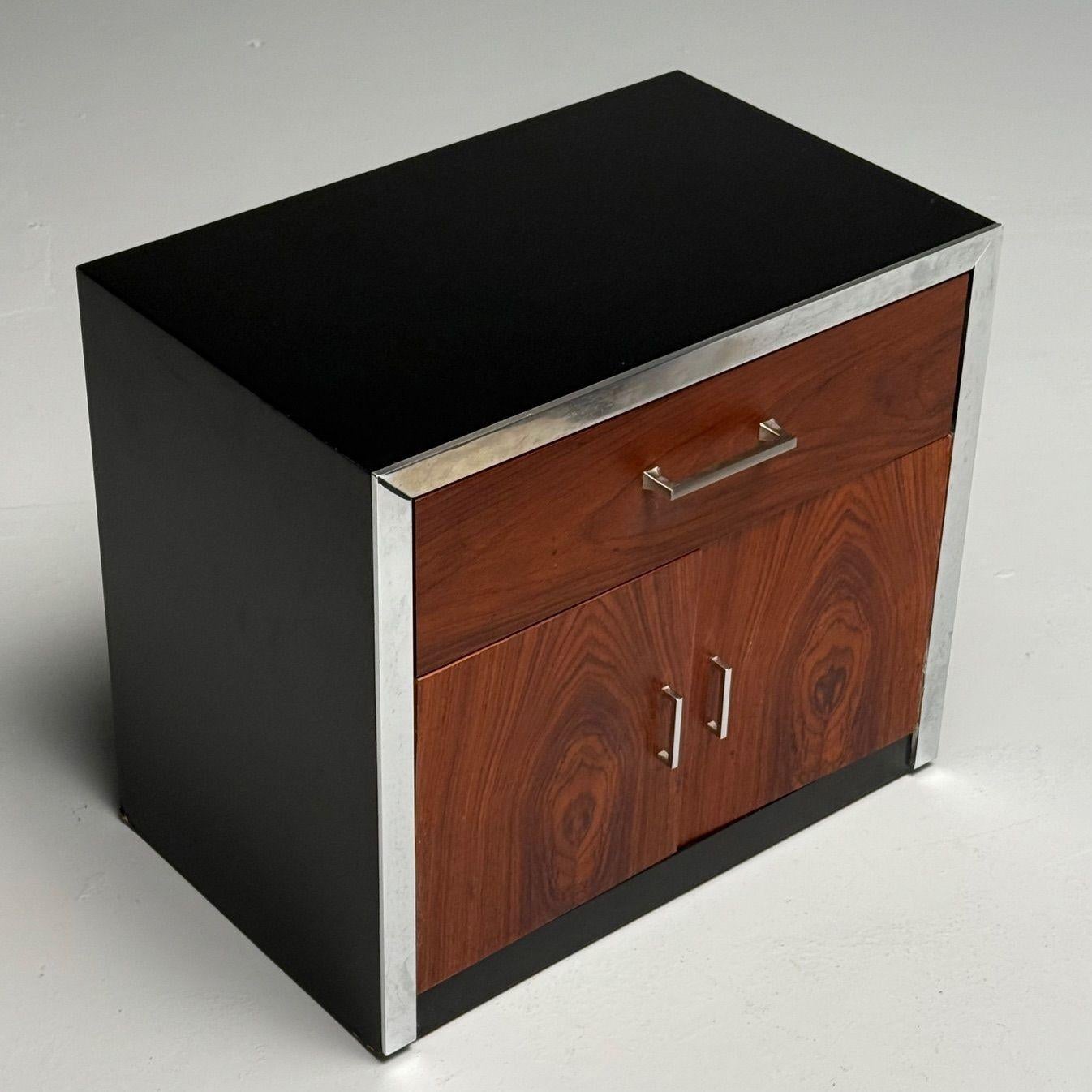 Tables de nuit de style Milo Baughman, mi-siècle moderne, bois de rose, chrome, années 1970 en vente 1