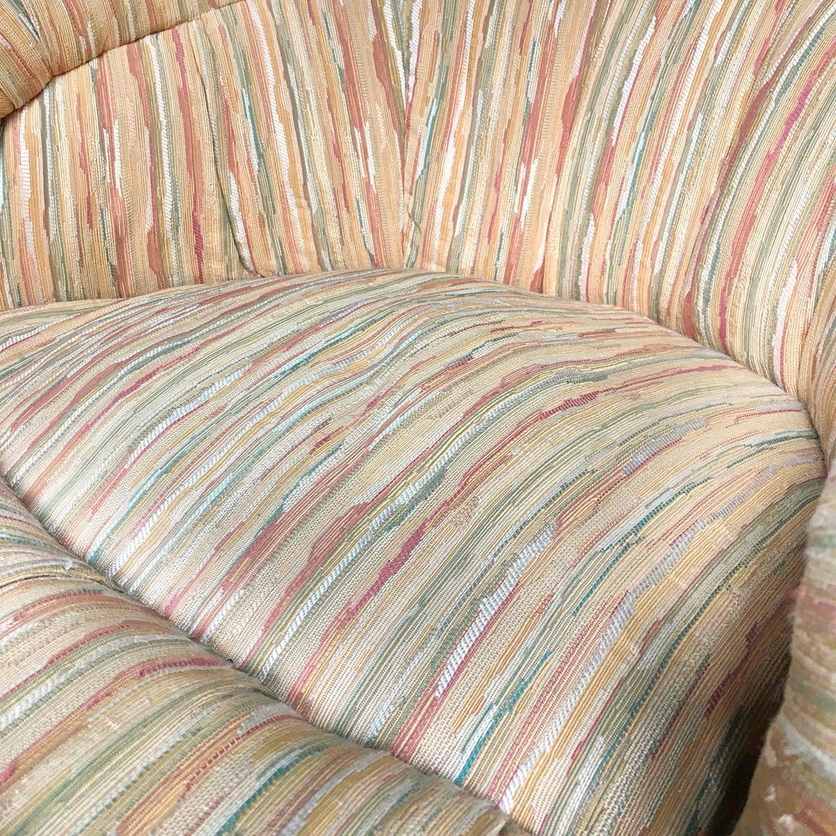 Milo Baughman Style Mid-Century Modern Rattan Wicker Barrel Swivel Lounge Chair In Good Condition In Lambertville, NJ