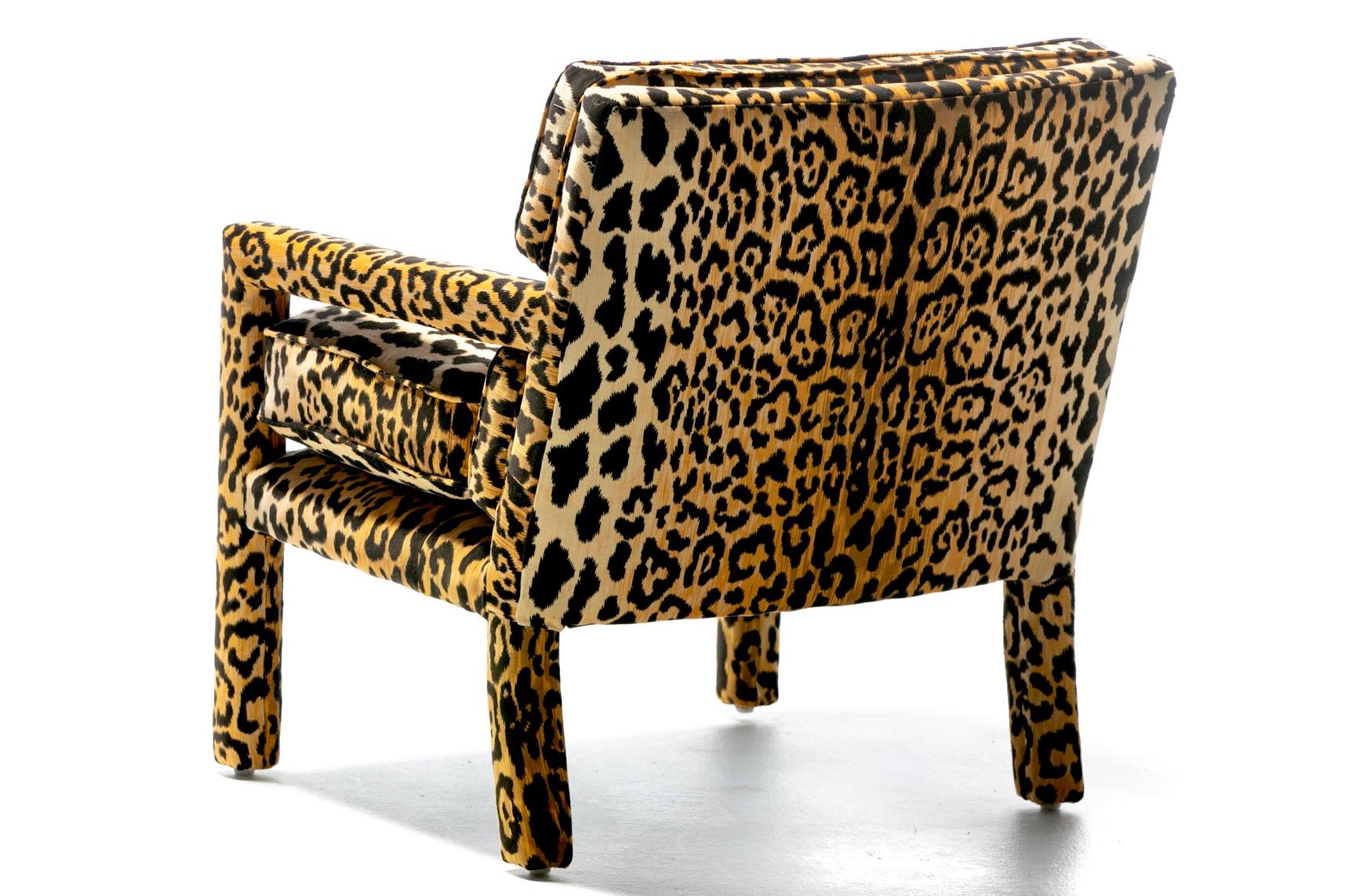  Milo Baughman Style Mid Century Parsons Chair in Leopard Velvet c. 1970 In Good Condition For Sale In Saint Louis, MO