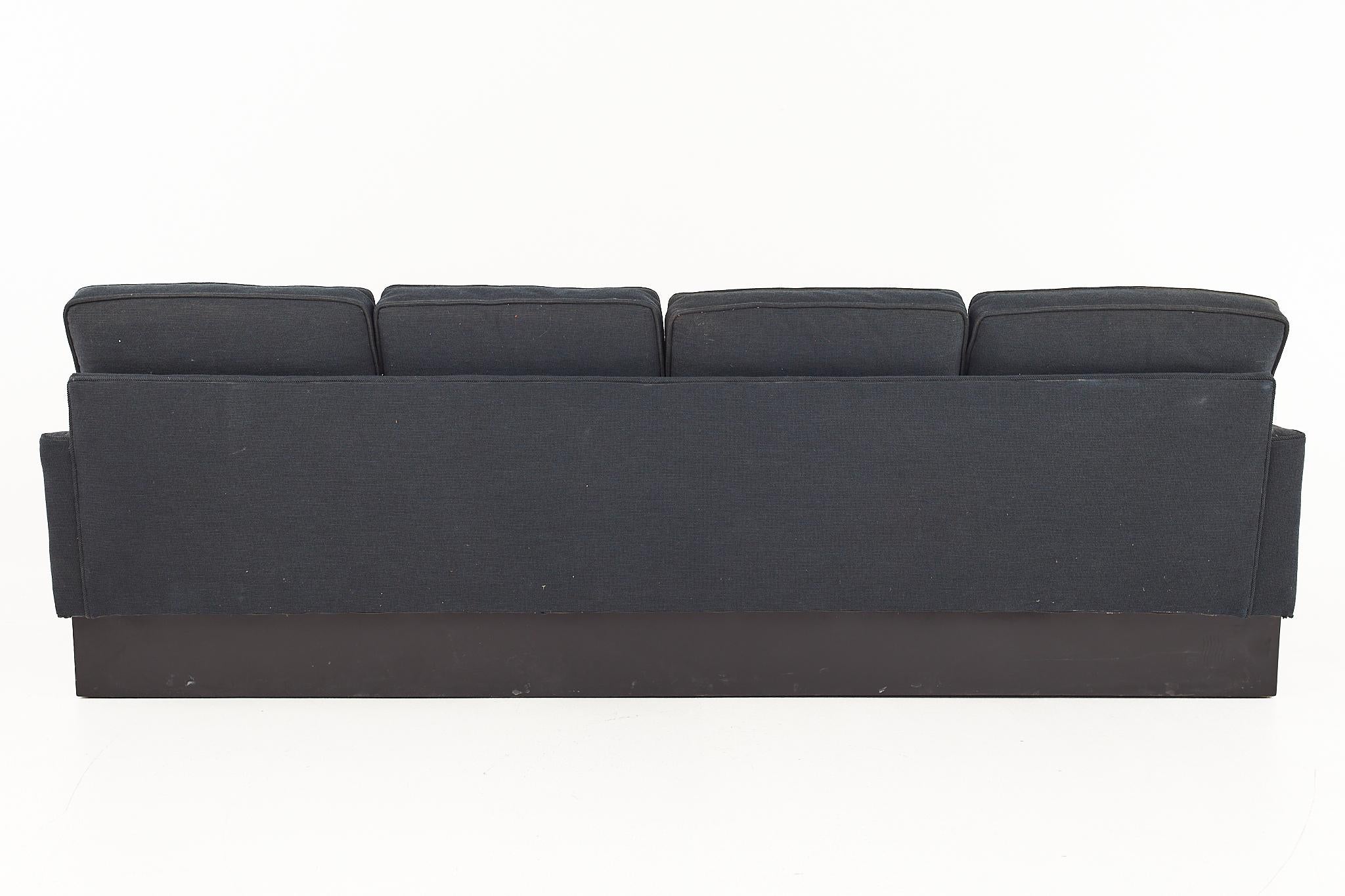 Canapé cubique à piédestal mi-siècle de style Milo Baughman en vente 2