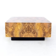 Table basse carrée en stratifié Burlwood style Milo Baughman Mid Century