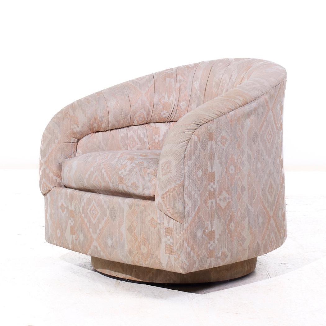 Fin du 20e siècle Chaises longues pivotantes en forme de tonneau, style Milo Baughman, milieu de siècle - Paire en vente