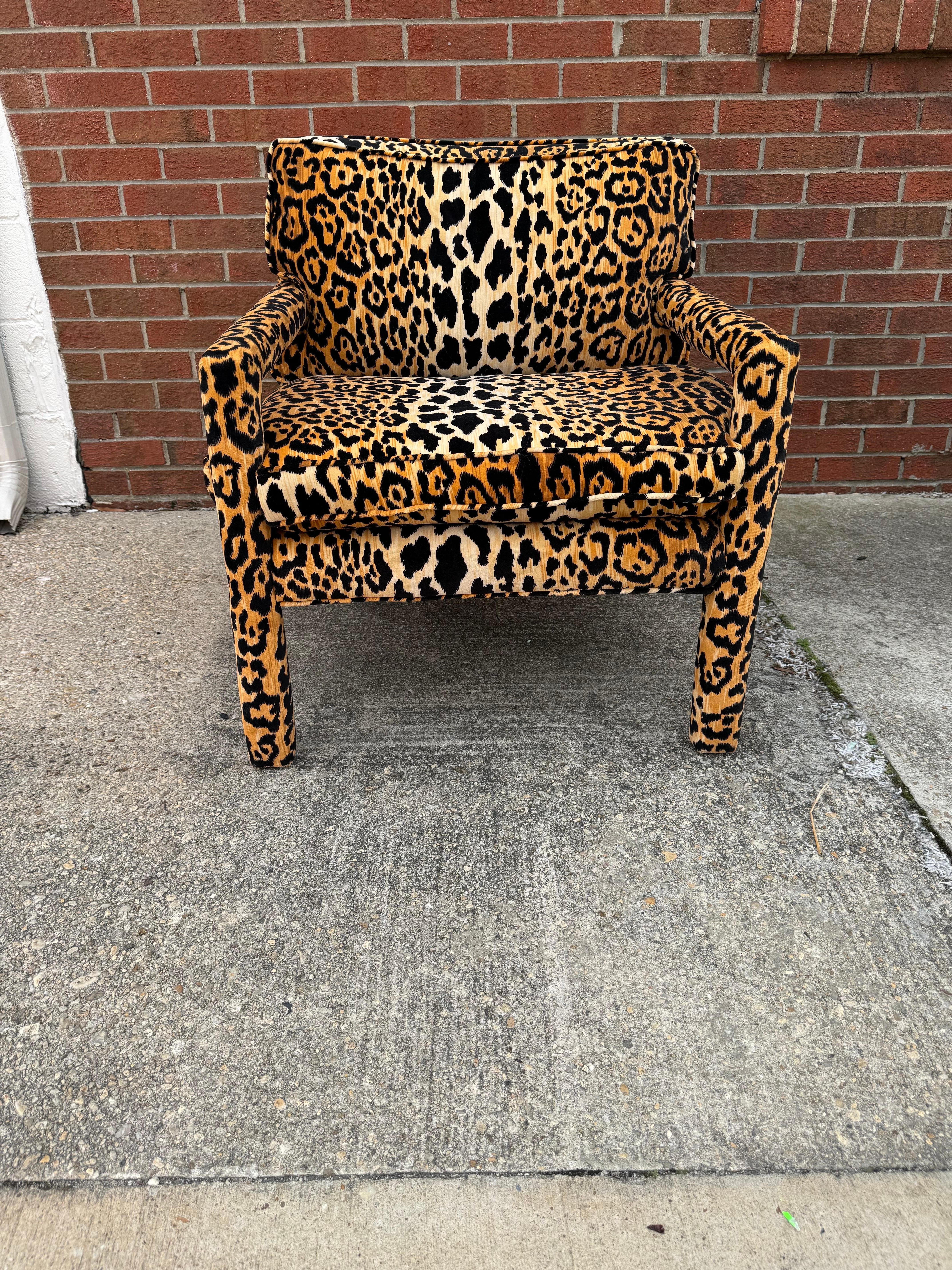 Milo Baughman Style Modern Parsons Chair in Leopard Velvet In Good Condition In Fort Washington, MD