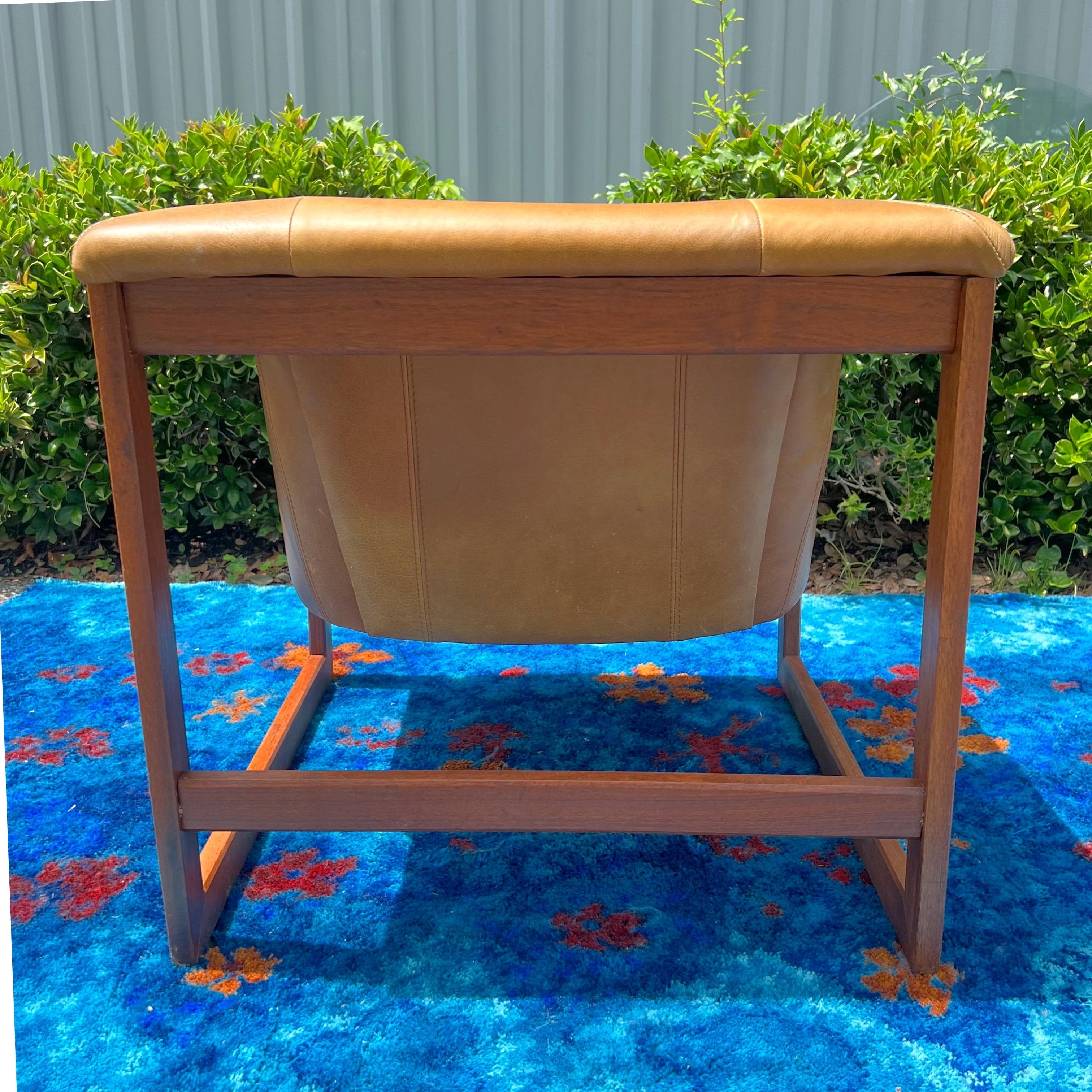 Milo Baughman Style Monarch Mid-Century Floating Club Cube Lounge Chair In Good Condition In Charleston, SC
