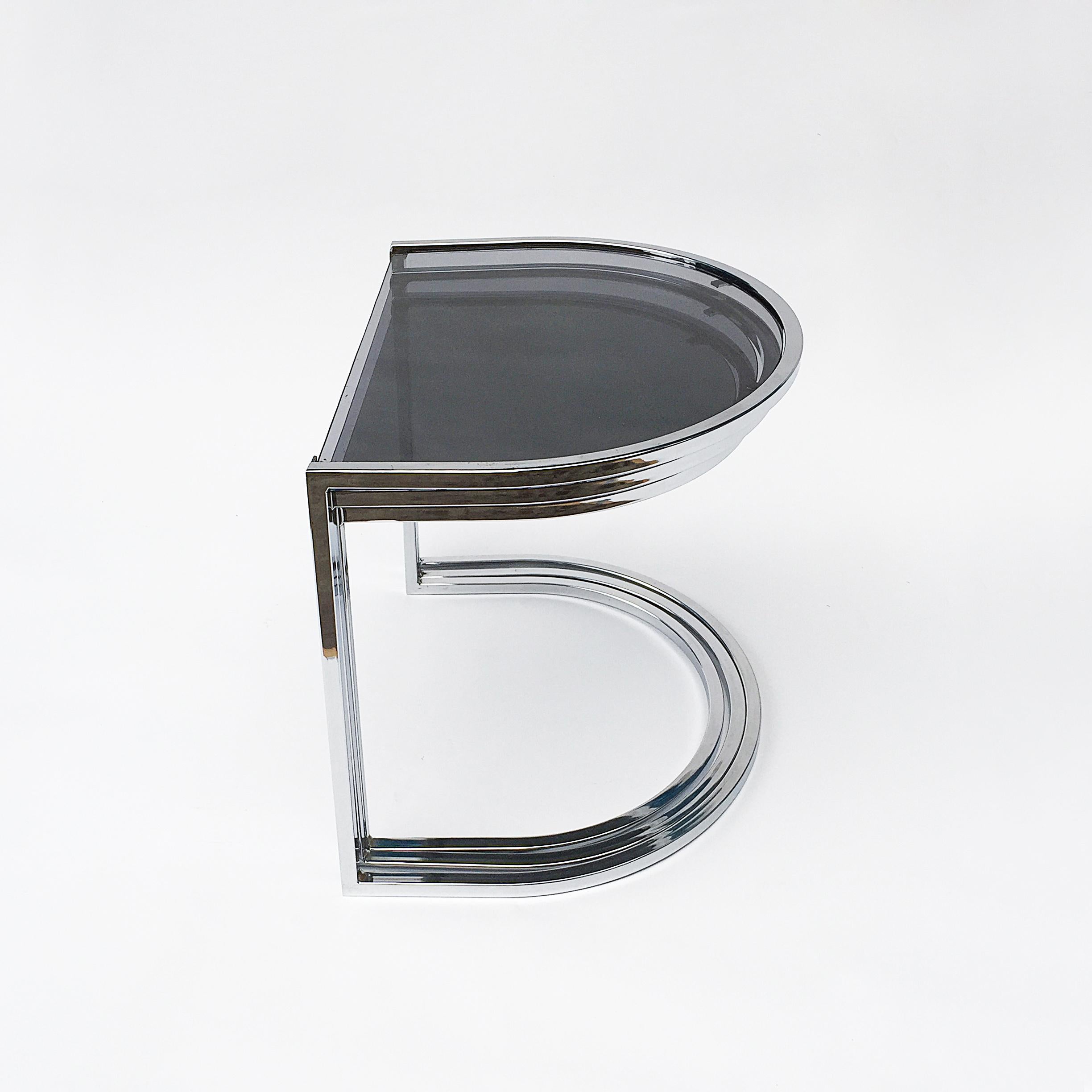 Mid-Century Modern Milo Baughman Style of Chrome and Glass Nest Side Tables, Mid Century Art Deco For Sale