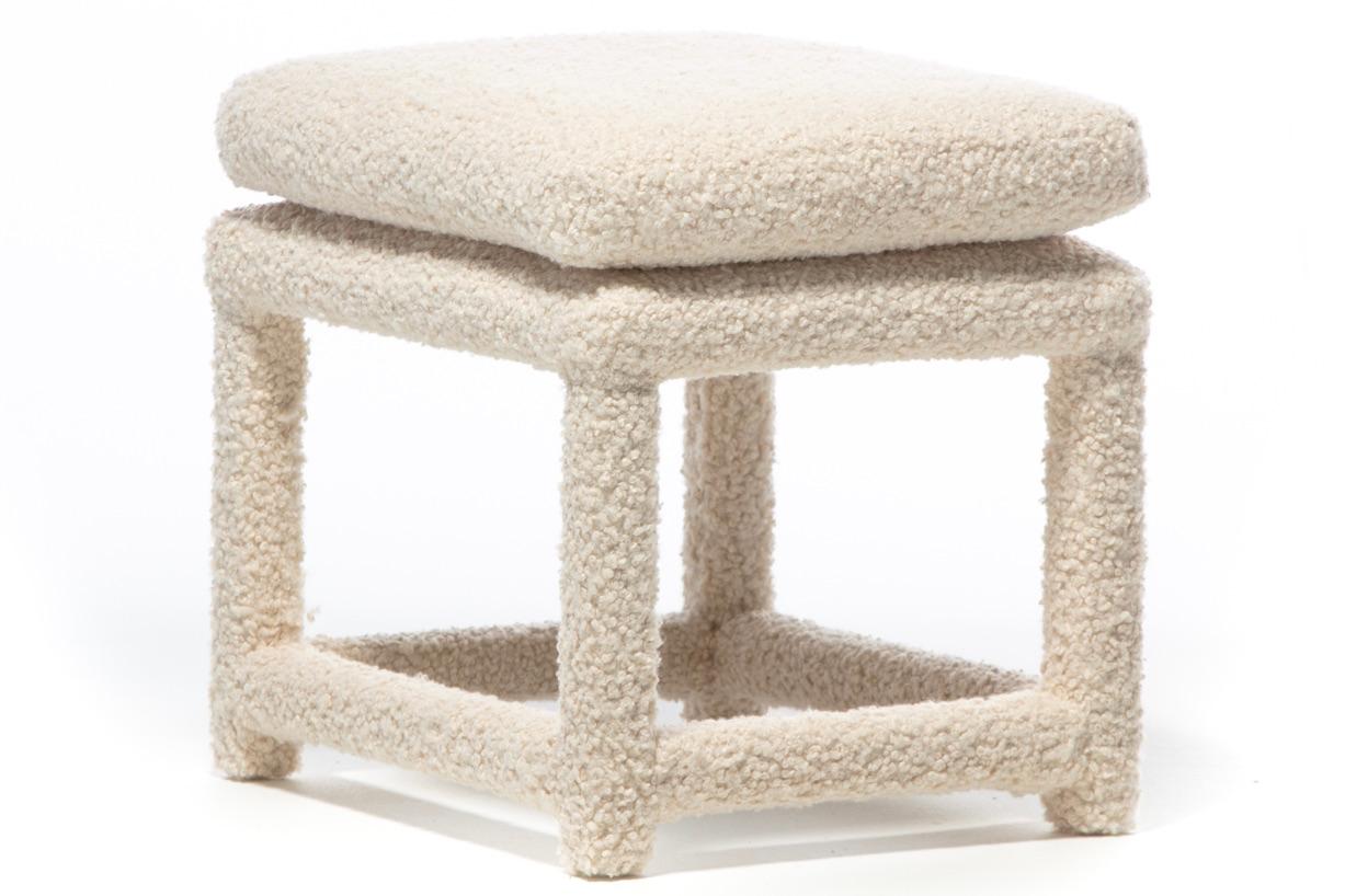 Paire de poufs Parsons de style Milo Baughman en bouclé ivoire en vente 3
