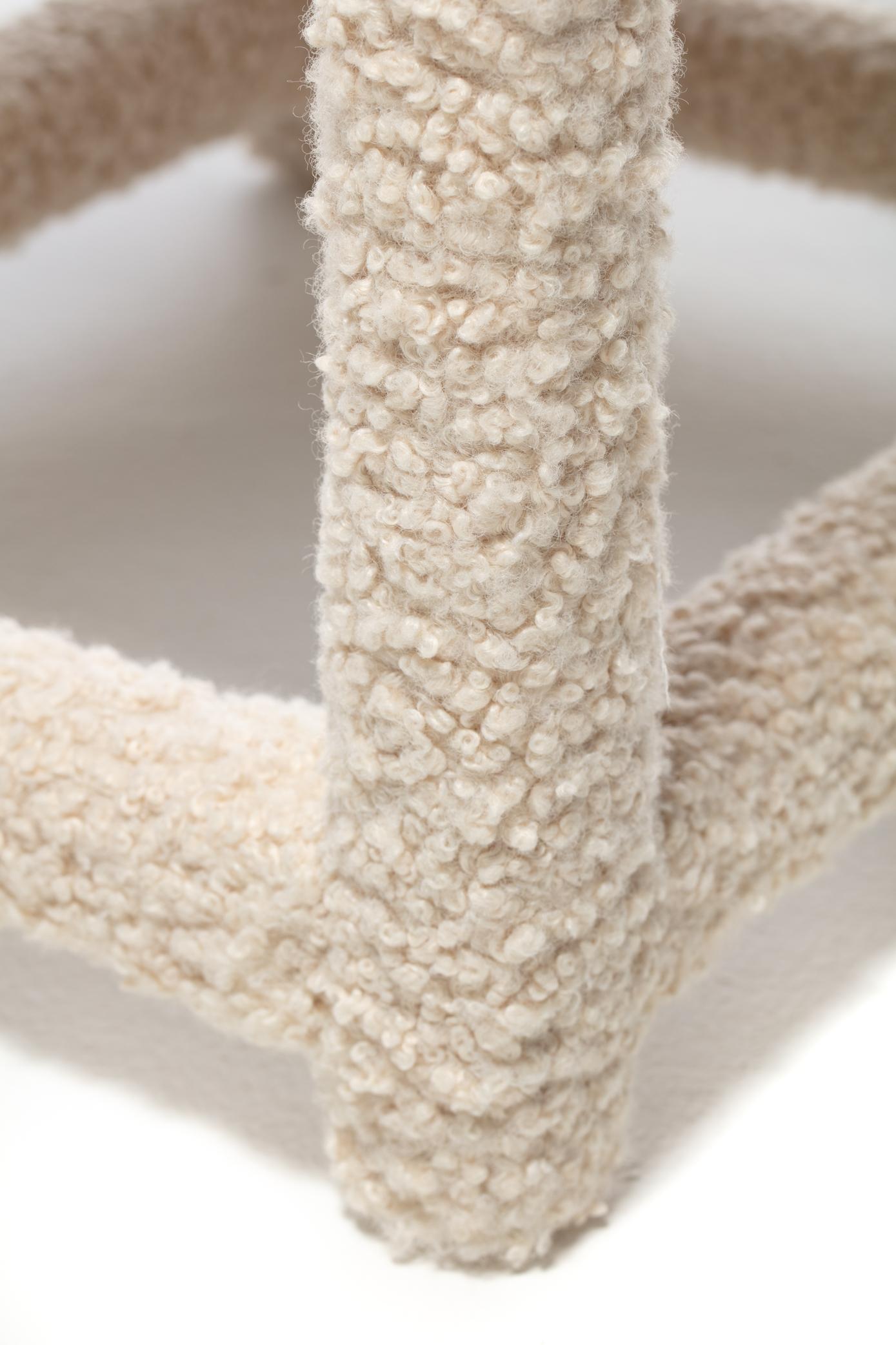 Paire de poufs Parsons de style Milo Baughman en bouclé ivoire en vente 6