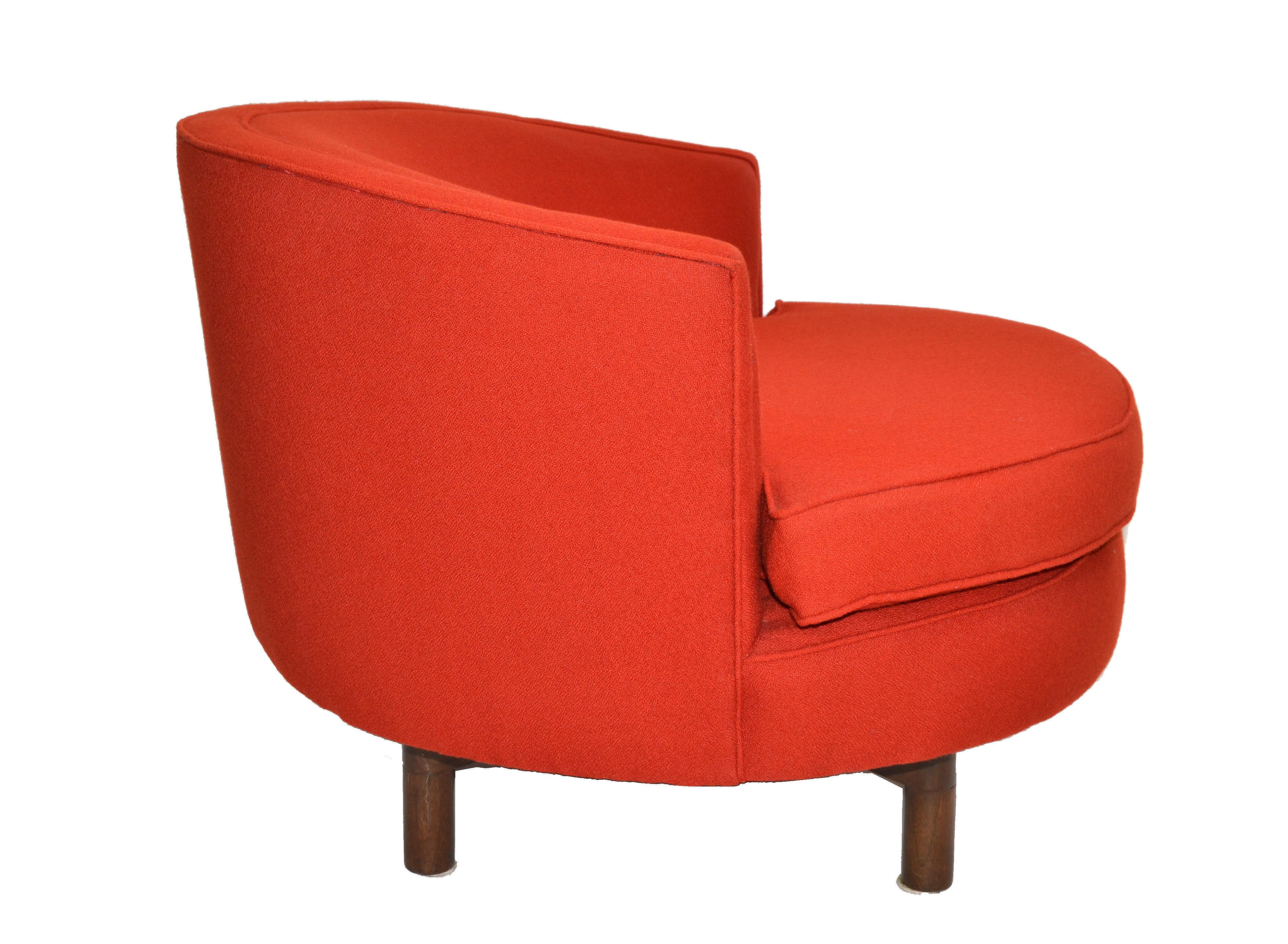 Mid-Century Modern Milo Baughman Style Swivel Chair Walnut Base & Red Italian Bouclé Fabric, Pair For Sale