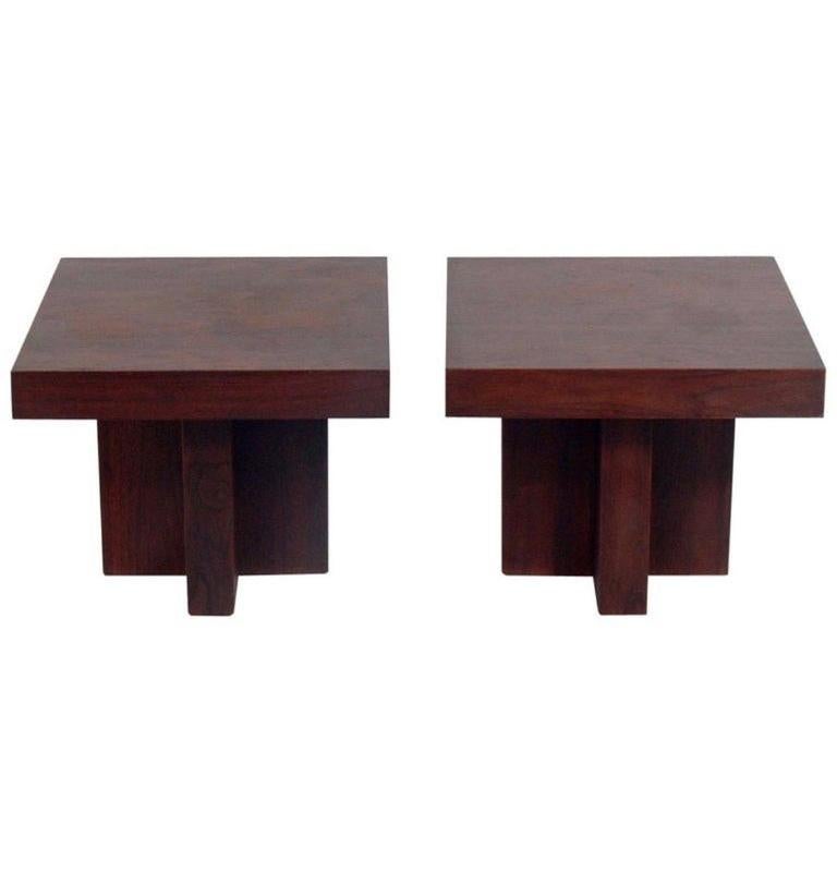 Mesas estilo Milo Baughman, estadounidenses, hacia la década de 1960. Estas mesas están siendo repintadas actualmente y tendrán un aspecto maravilloso cuando estén repintadas. 