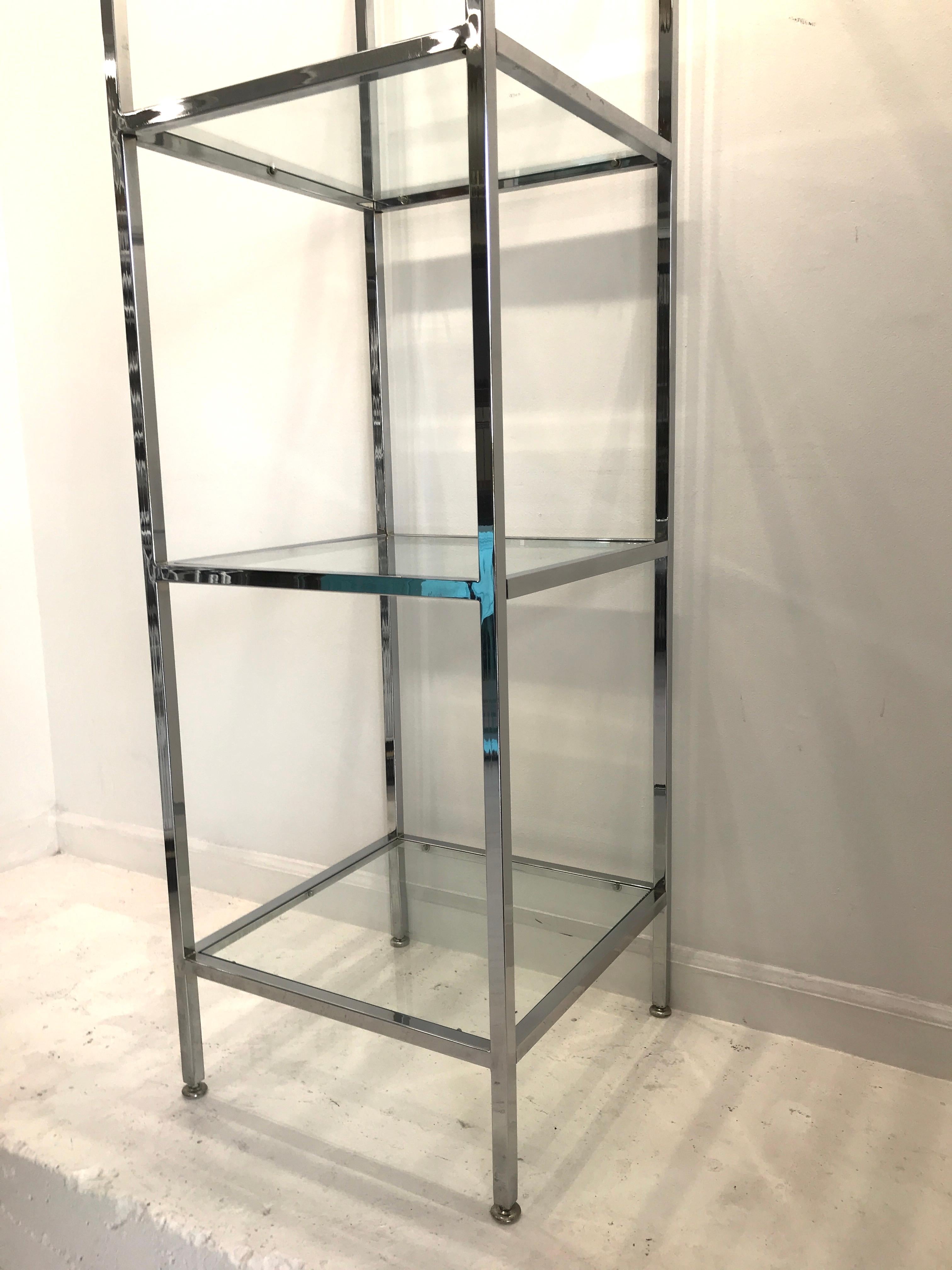 Milo Baughman Style Tall Chrome and Glass Column Étagère In Good Condition For Sale In West Palm Beach, FL