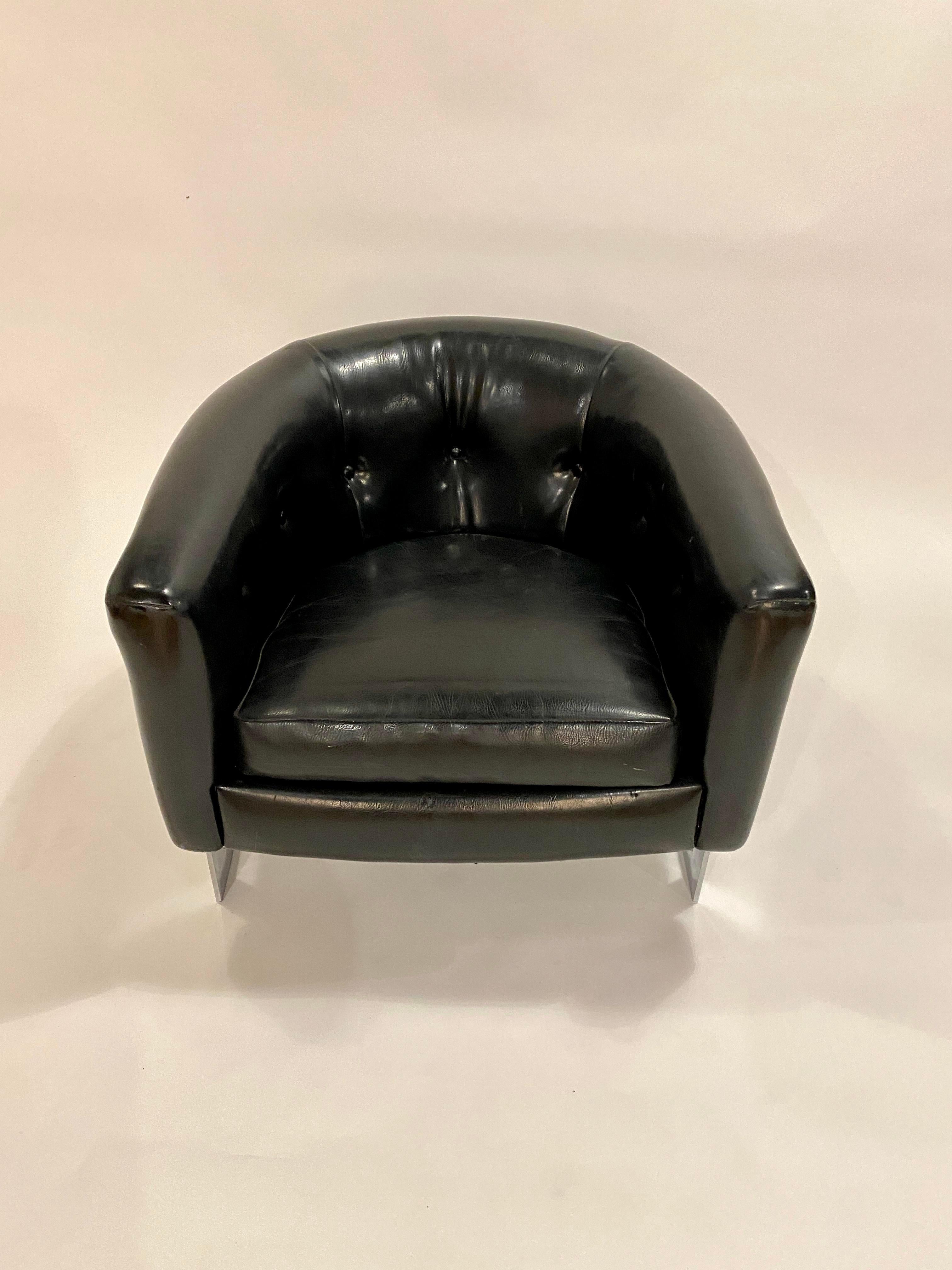 20th Century Milo Baughman Style Tub Chair in Black Vinyl Upholstery and Steel Frame For Sale
