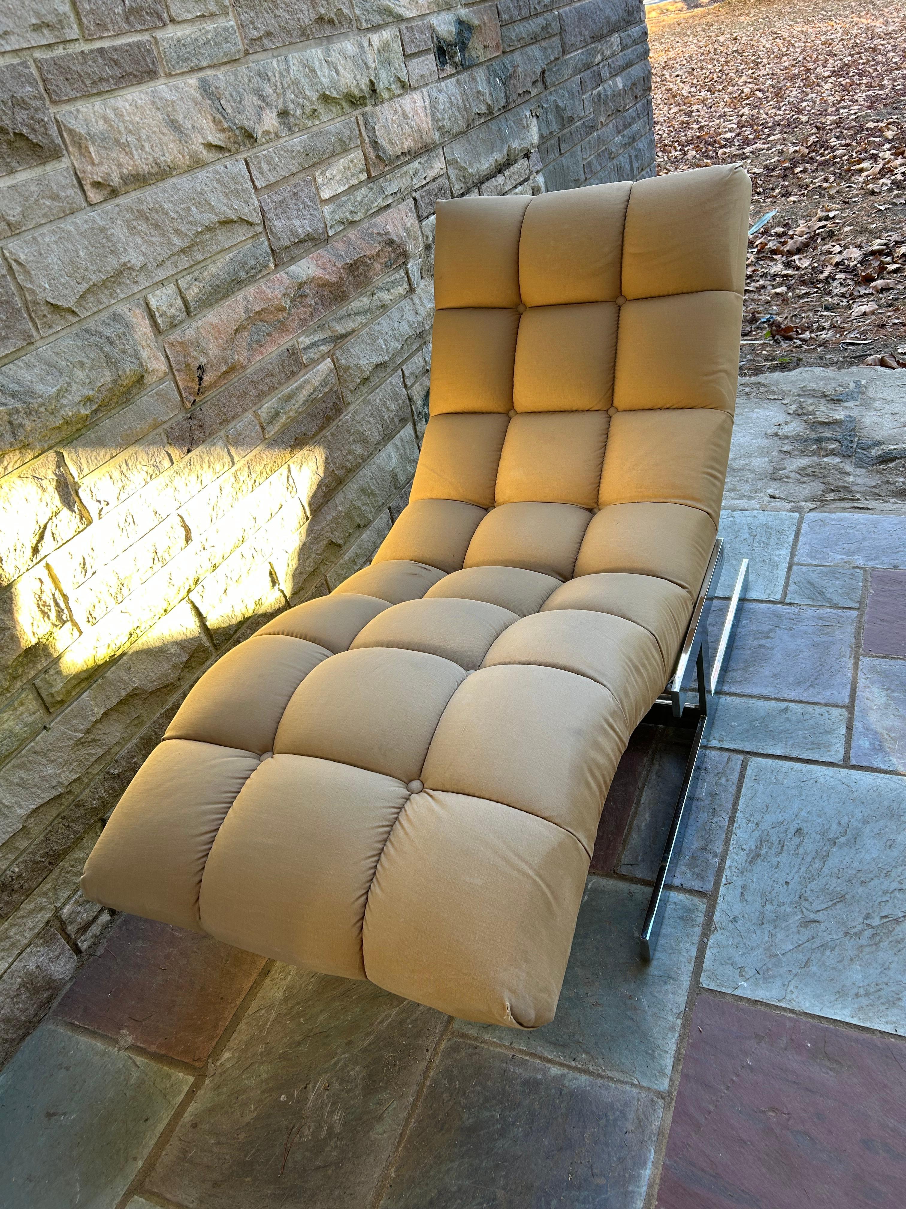 Américain Chaise longue 'Wave' en chrome touffeté, style Milo Baughman Carsons en vente