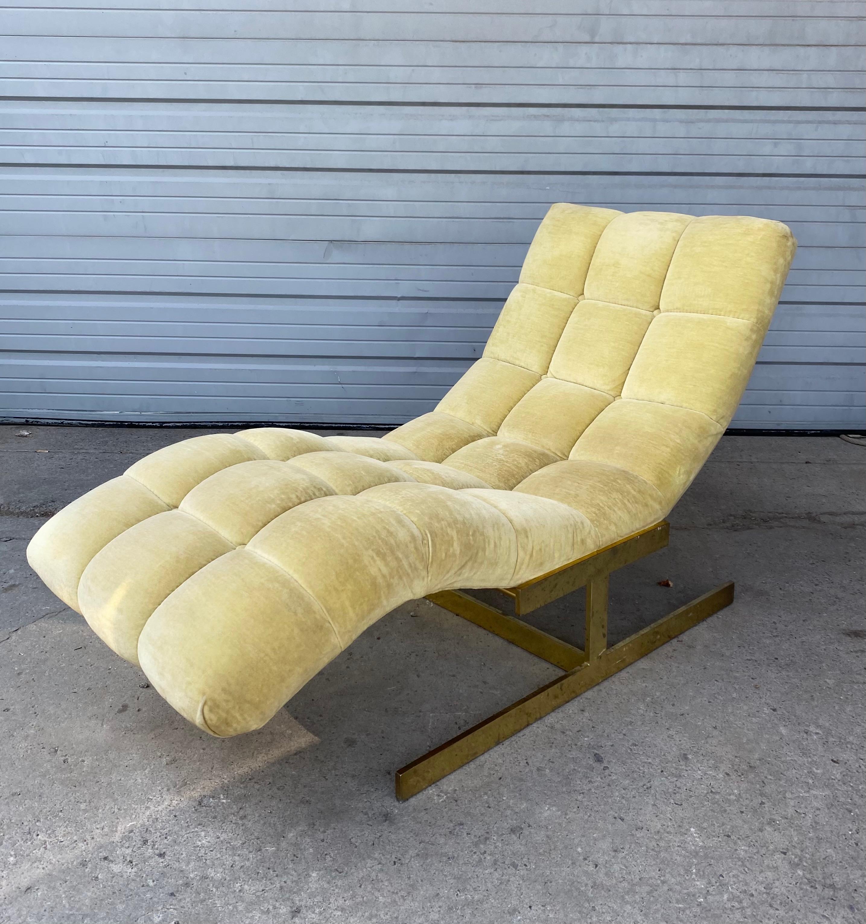 Mid-Century Modern Milo Baughman Style Tufted Velvet and Brass Wave Chaise, circa 1970