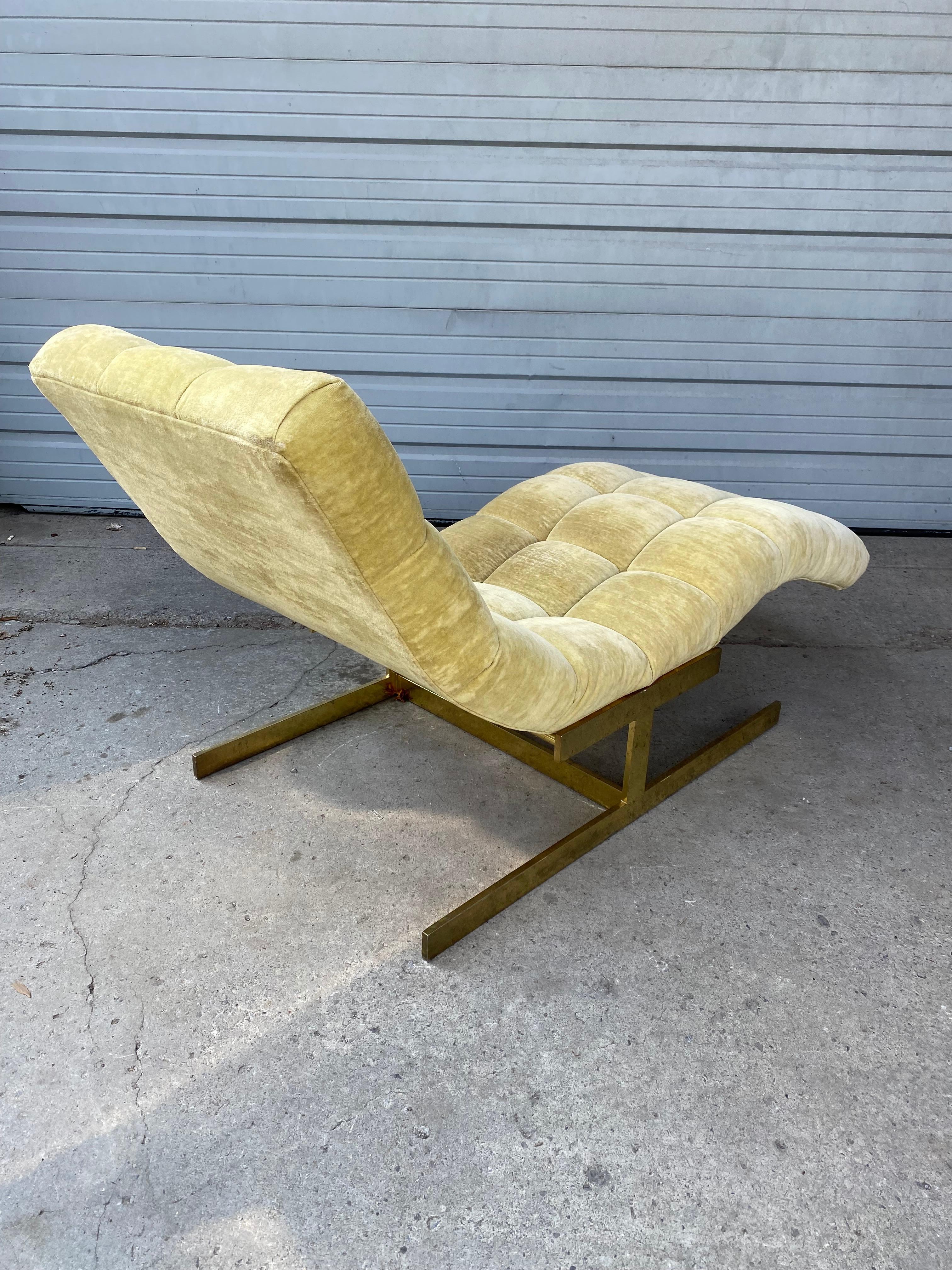 Milo Baughman Style Tufted Velvet and Brass Wave Chaise, circa 1970 1