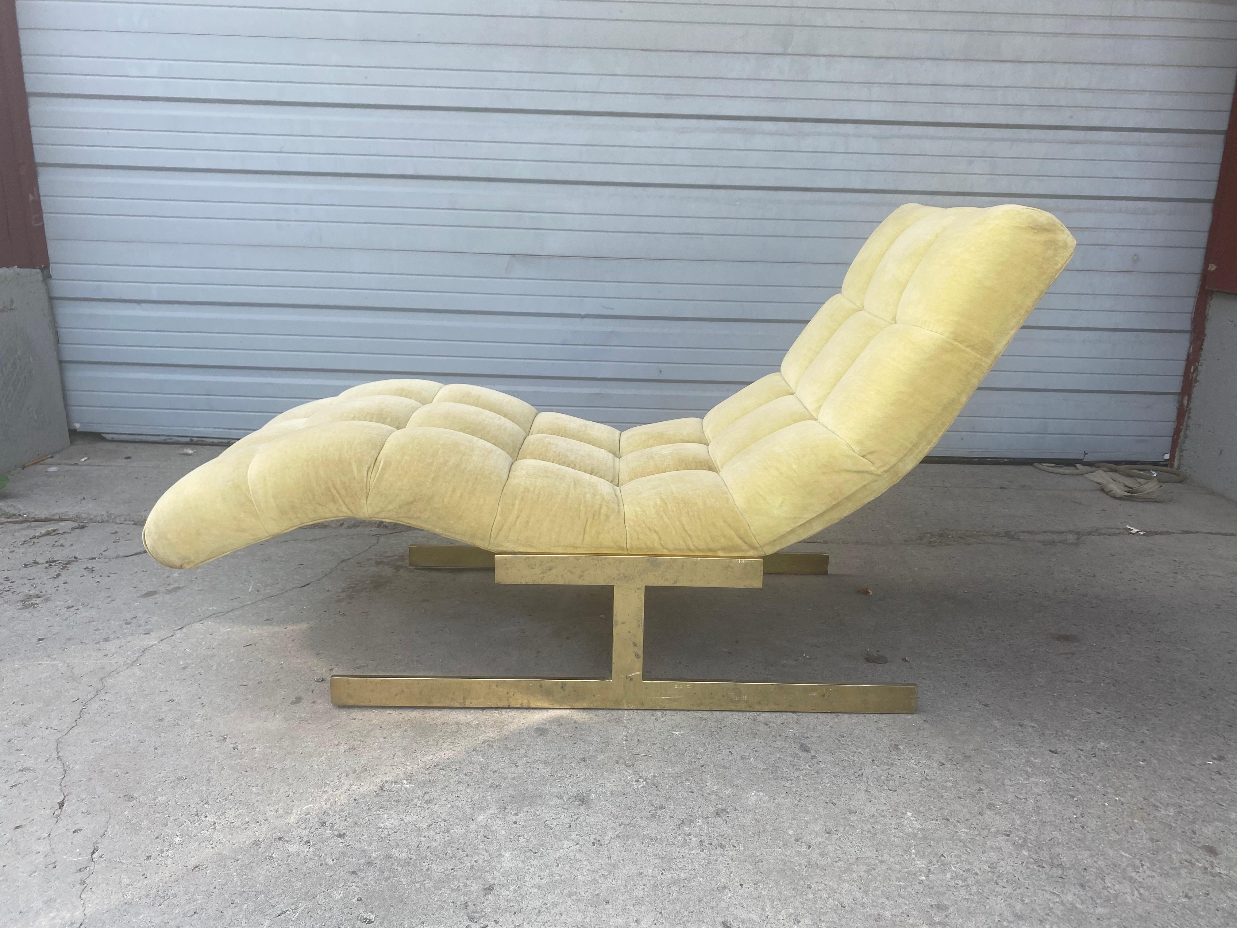 Milo Baughman Style Tufted Velvet and Brass Wave Chaise, circa 1970 2